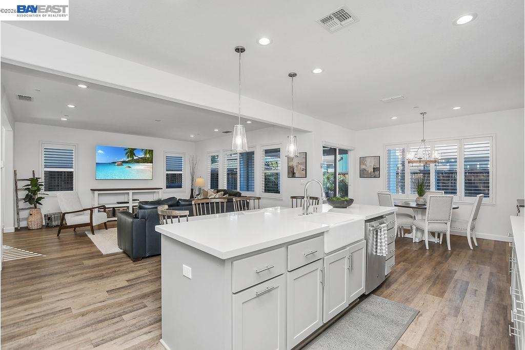 Detail Gallery Image 11 of 49 For 733 Jennifer St, Brentwood,  CA 94513 - 4 Beds | 3/1 Baths