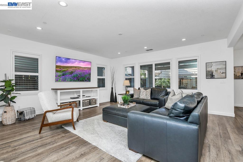 Detail Gallery Image 6 of 49 For 733 Jennifer St, Brentwood,  CA 94513 - 4 Beds | 3/1 Baths