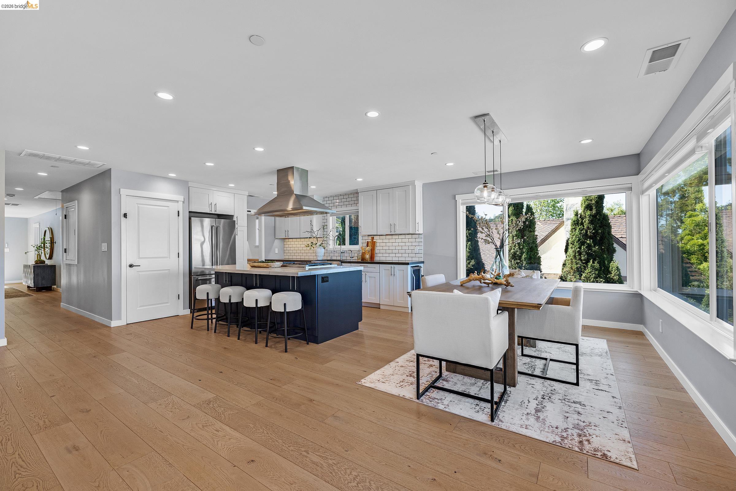 Detail Gallery Image 11 of 33 For 1424 Sunnyslope Ave, Belmont,  CA 94002 - 4 Beds | 2 Baths