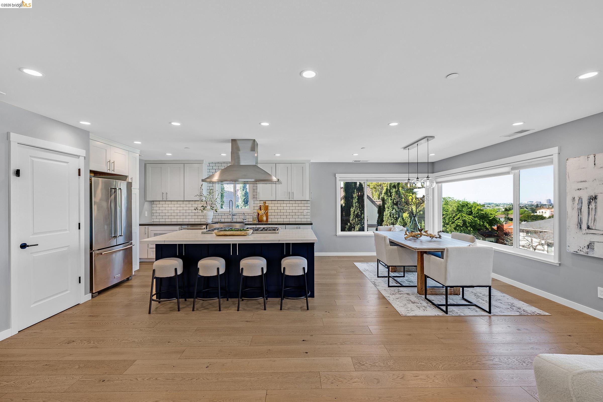 Detail Gallery Image 12 of 33 For 1424 Sunnyslope Ave, Belmont,  CA 94002 - 4 Beds | 2 Baths