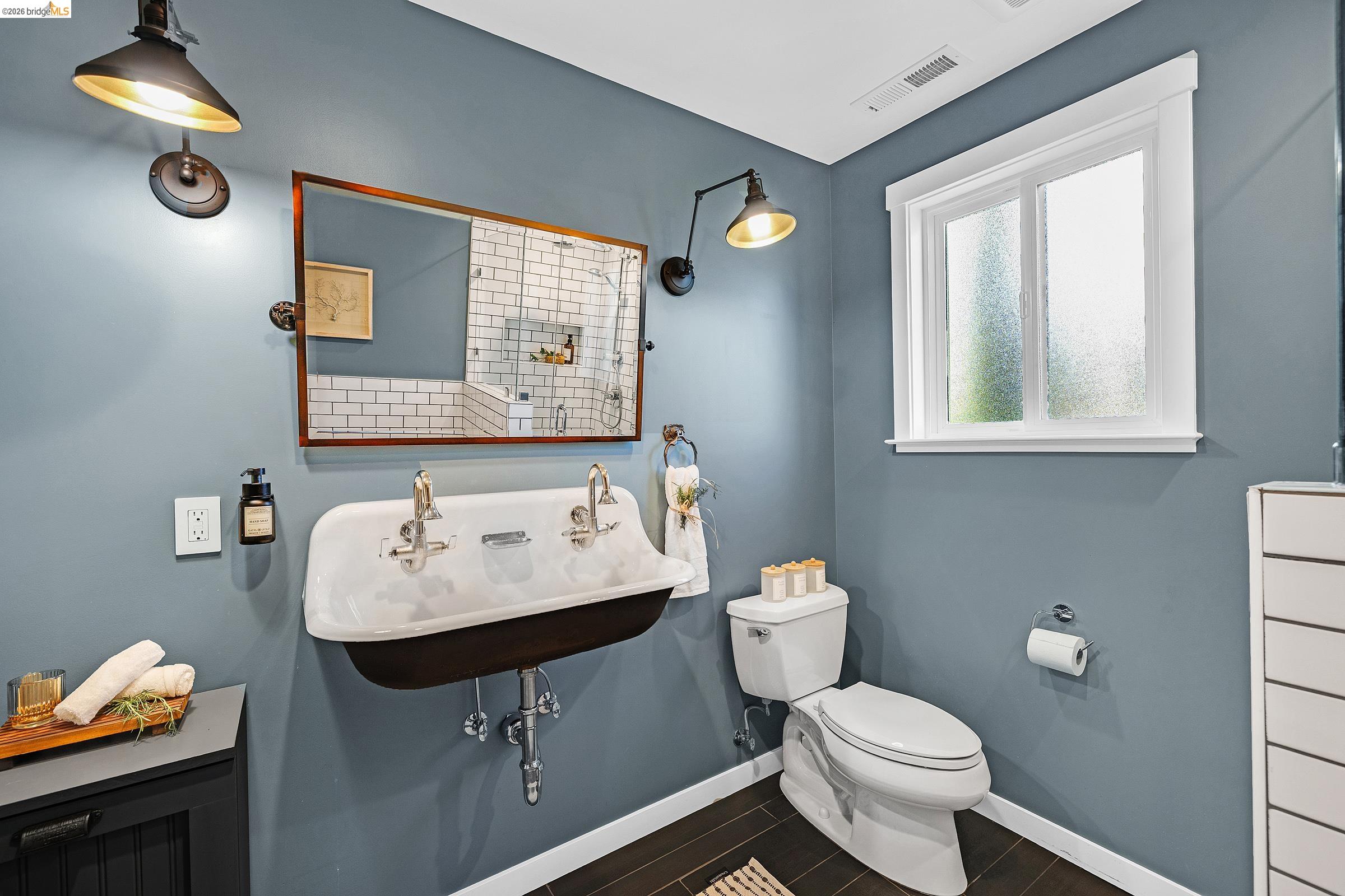 Detail Gallery Image 23 of 33 For 1424 Sunnyslope Ave, Belmont,  CA 94002 - 4 Beds | 2 Baths