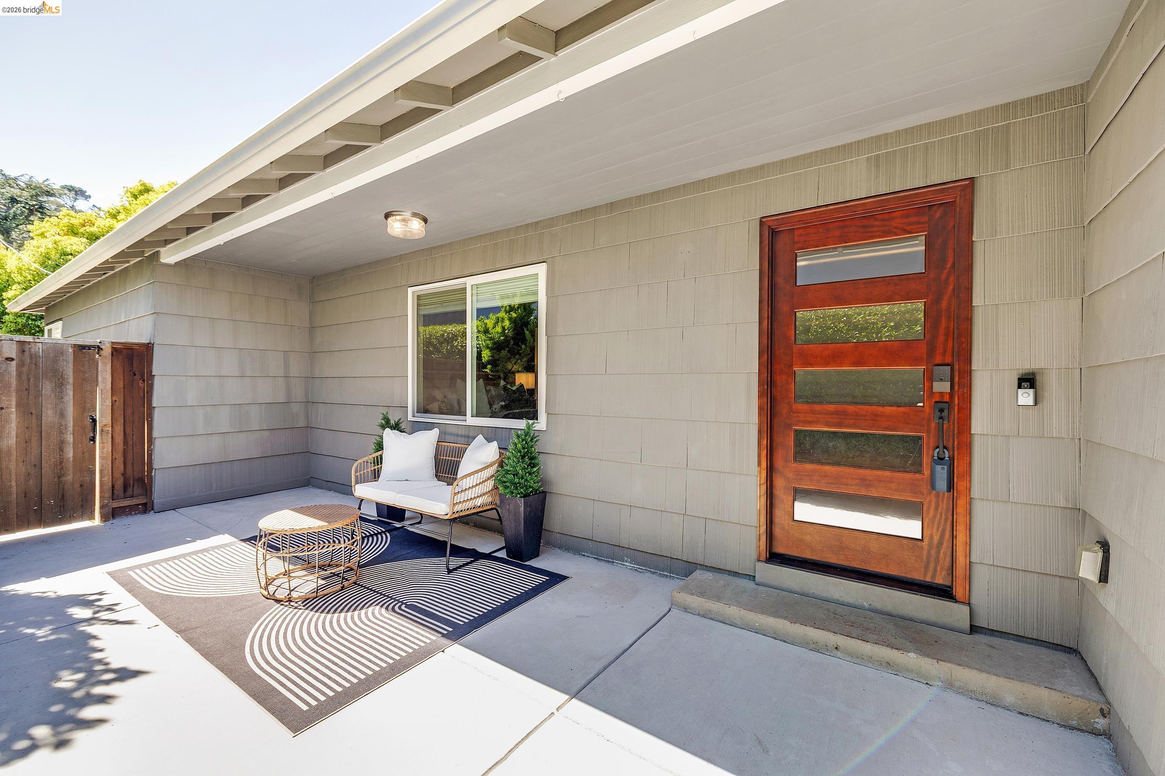 Detail Gallery Image 5 of 33 For 1424 Sunnyslope Ave, Belmont,  CA 94002 - 4 Beds | 2 Baths