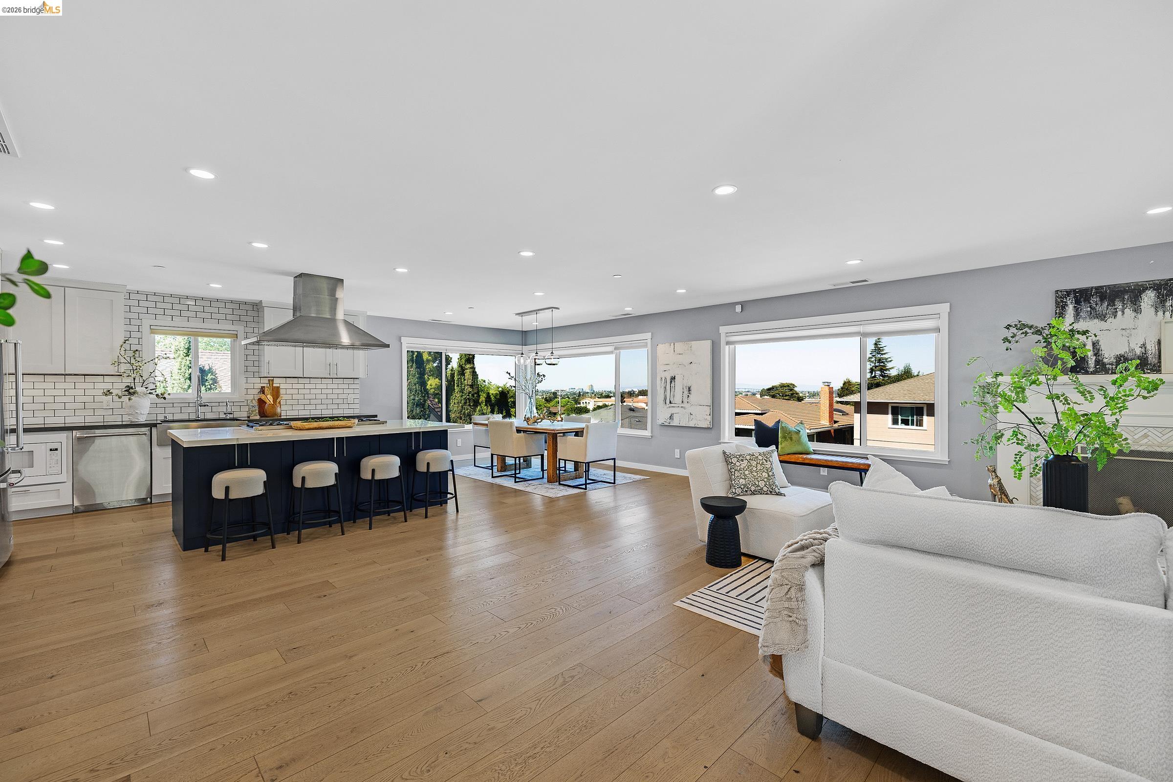 Detail Gallery Image 9 of 33 For 1424 Sunnyslope Ave, Belmont,  CA 94002 - 4 Beds | 2 Baths