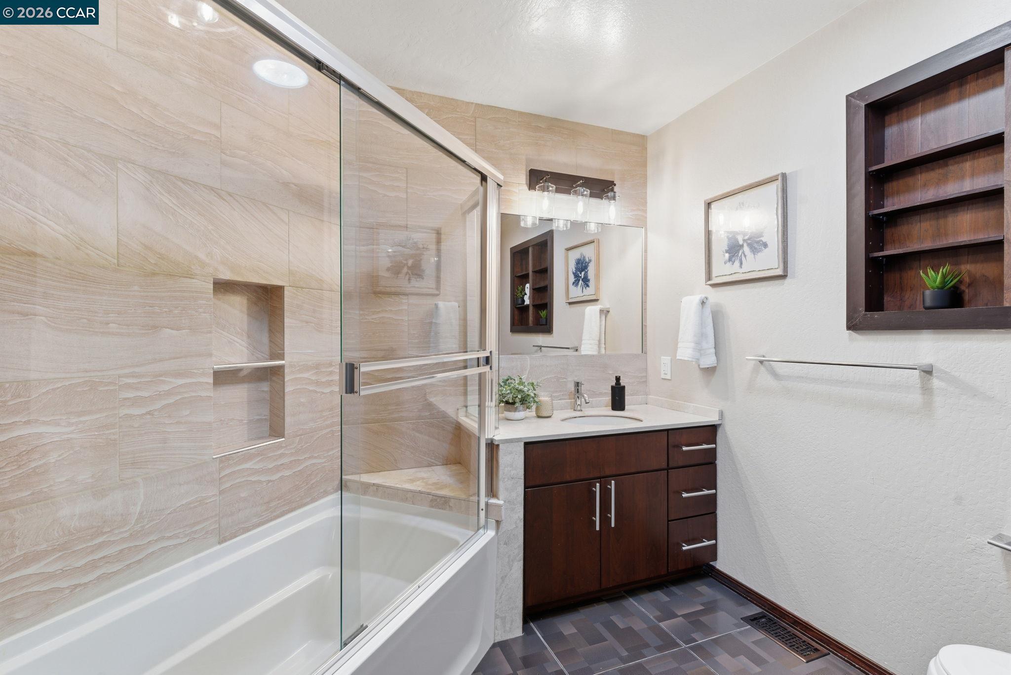 Detail Gallery Image 25 of 37 For 2280 N Crest Ave, Martinez,  CA 94553 - 3 Beds | 2 Baths