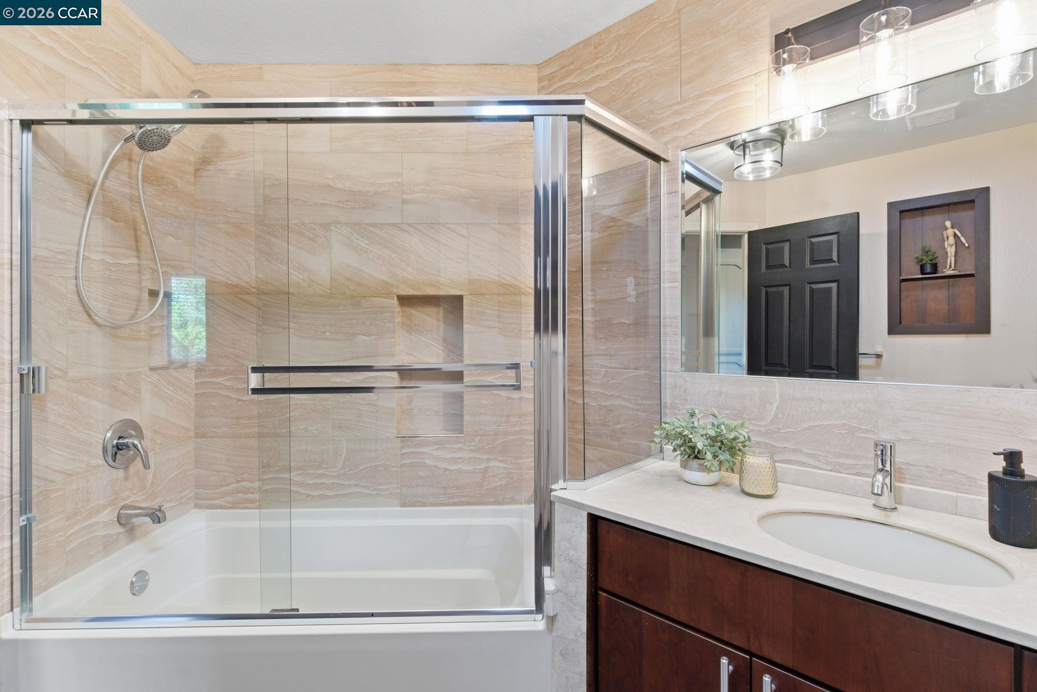 Detail Gallery Image 26 of 37 For 2280 N Crest Ave, Martinez,  CA 94553 - 3 Beds | 2 Baths