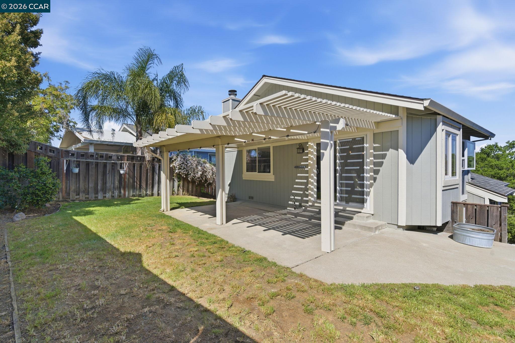 Detail Gallery Image 32 of 37 For 2280 N Crest Ave, Martinez,  CA 94553 - 3 Beds | 2 Baths