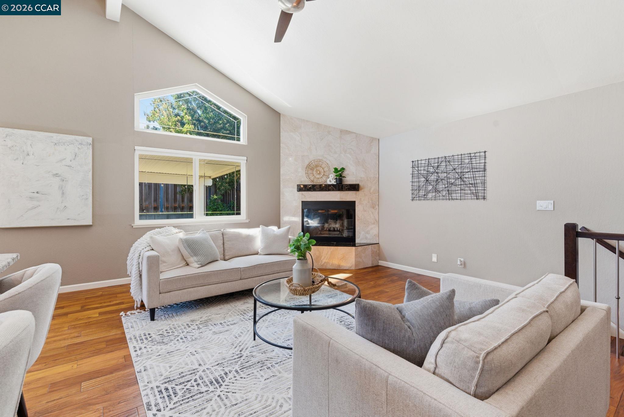 Detail Gallery Image 7 of 37 For 2280 N Crest Ave, Martinez,  CA 94553 - 3 Beds | 2 Baths