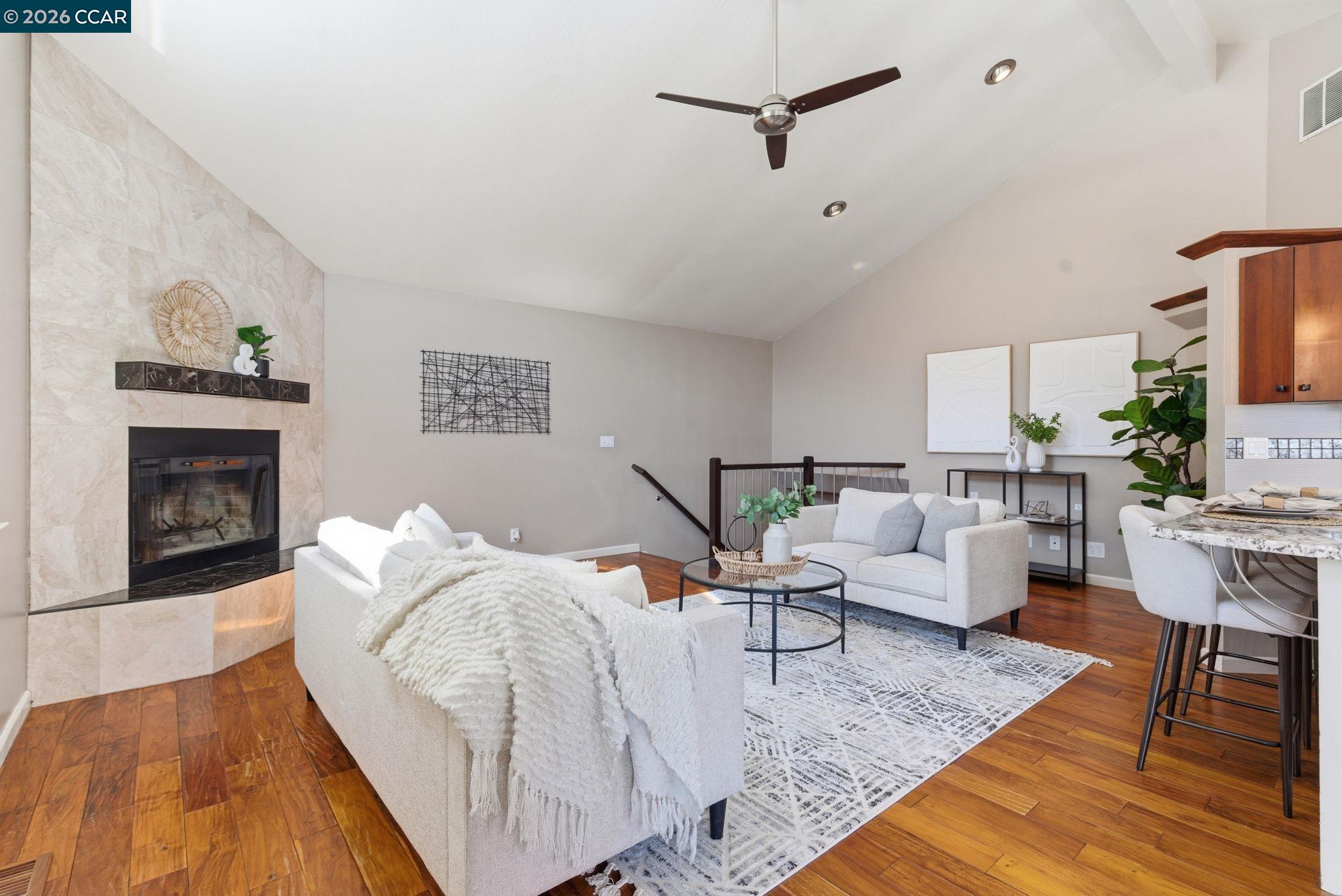 Detail Gallery Image 8 of 37 For 2280 N Crest Ave, Martinez,  CA 94553 - 3 Beds | 2 Baths