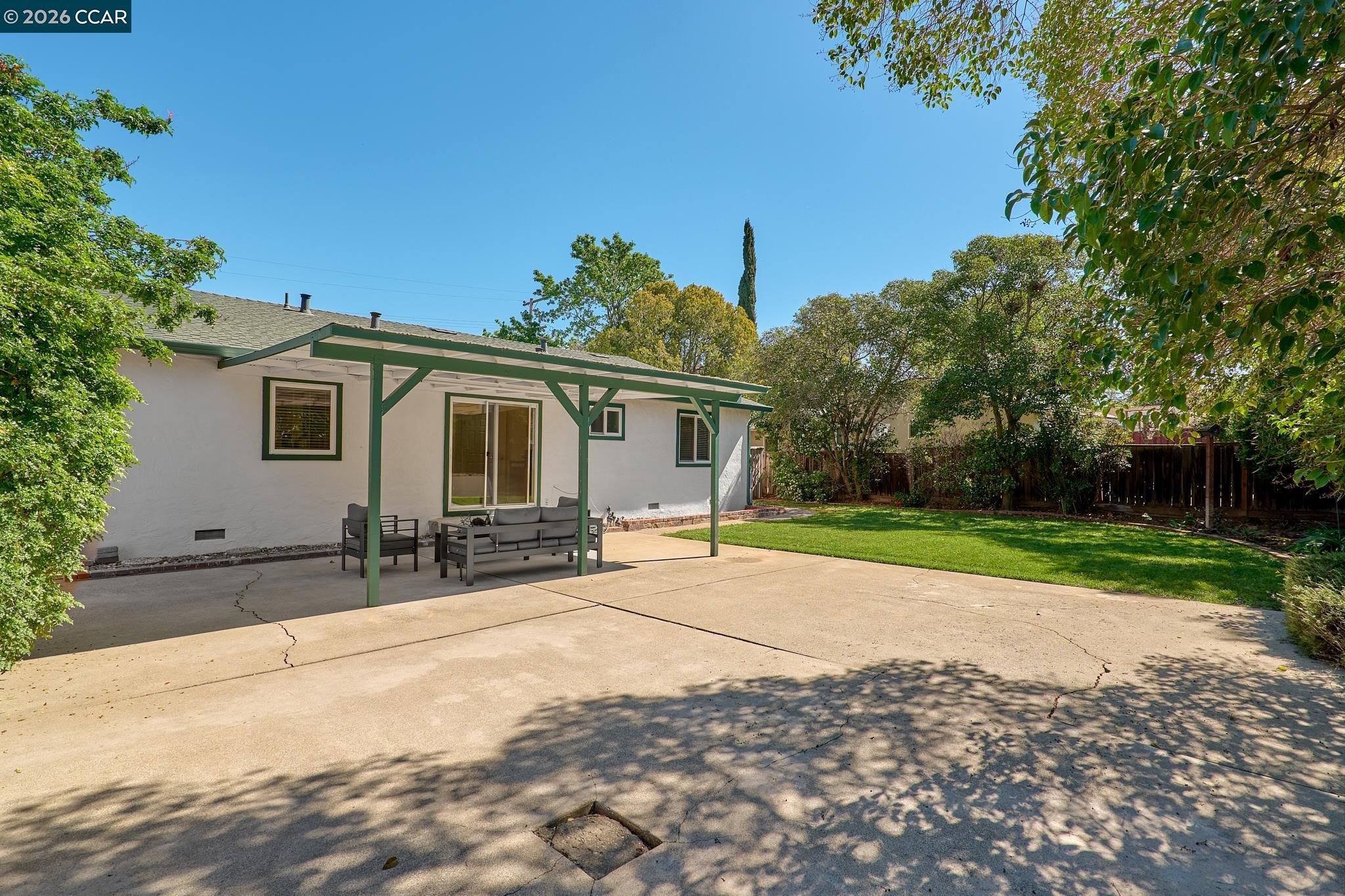 Detail Gallery Image 21 of 27 For 5520 Alaska Dr, Concord,  CA 94521 - 3 Beds | 2 Baths