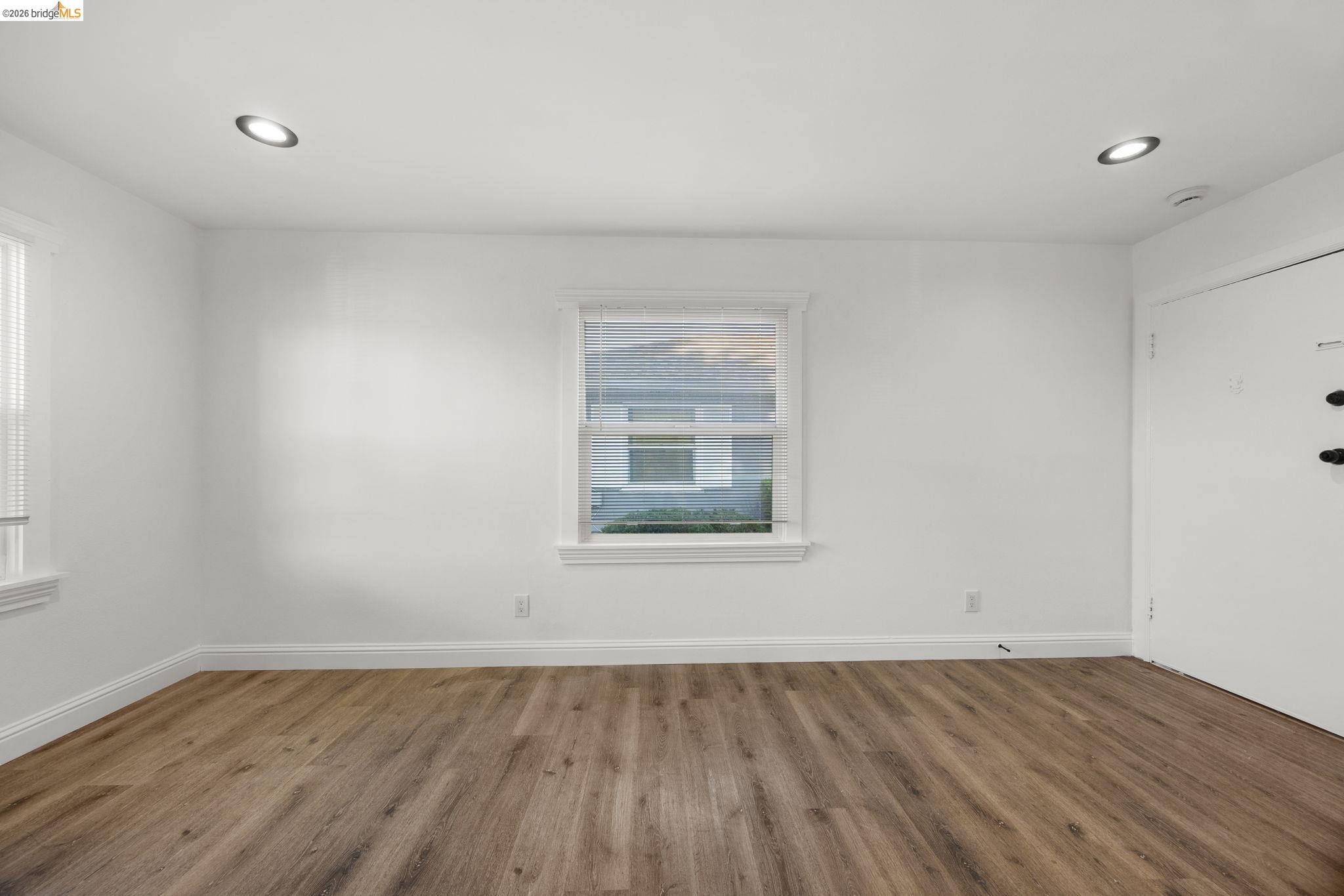 Detail Gallery Image 13 of 38 For 2218 82nd Ave, Oakland,  CA 94605 - 6 Beds | 4 Baths