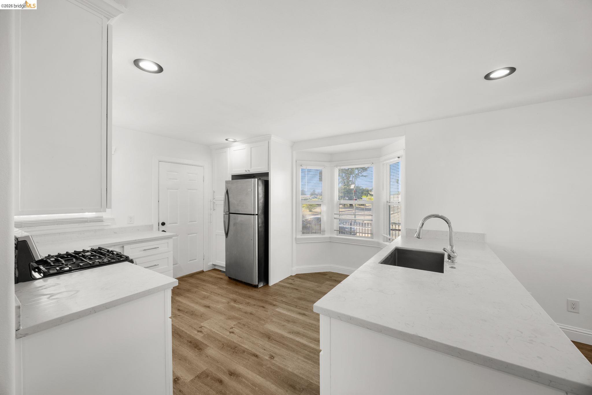 Detail Gallery Image 22 of 38 For 2218 82nd Ave, Oakland,  CA 94605 - 6 Beds | 4 Baths