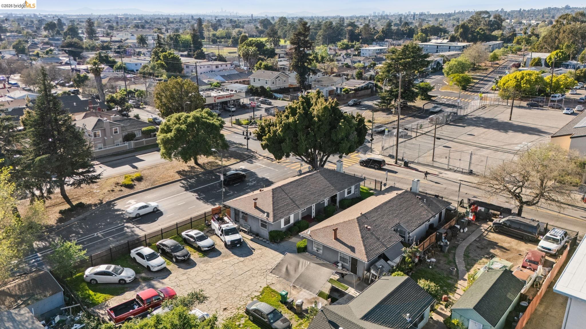 Detail Gallery Image 38 of 41 For 2218 82nd Ave, Oakland,  CA 94605 - 6 Beds | 4 Baths