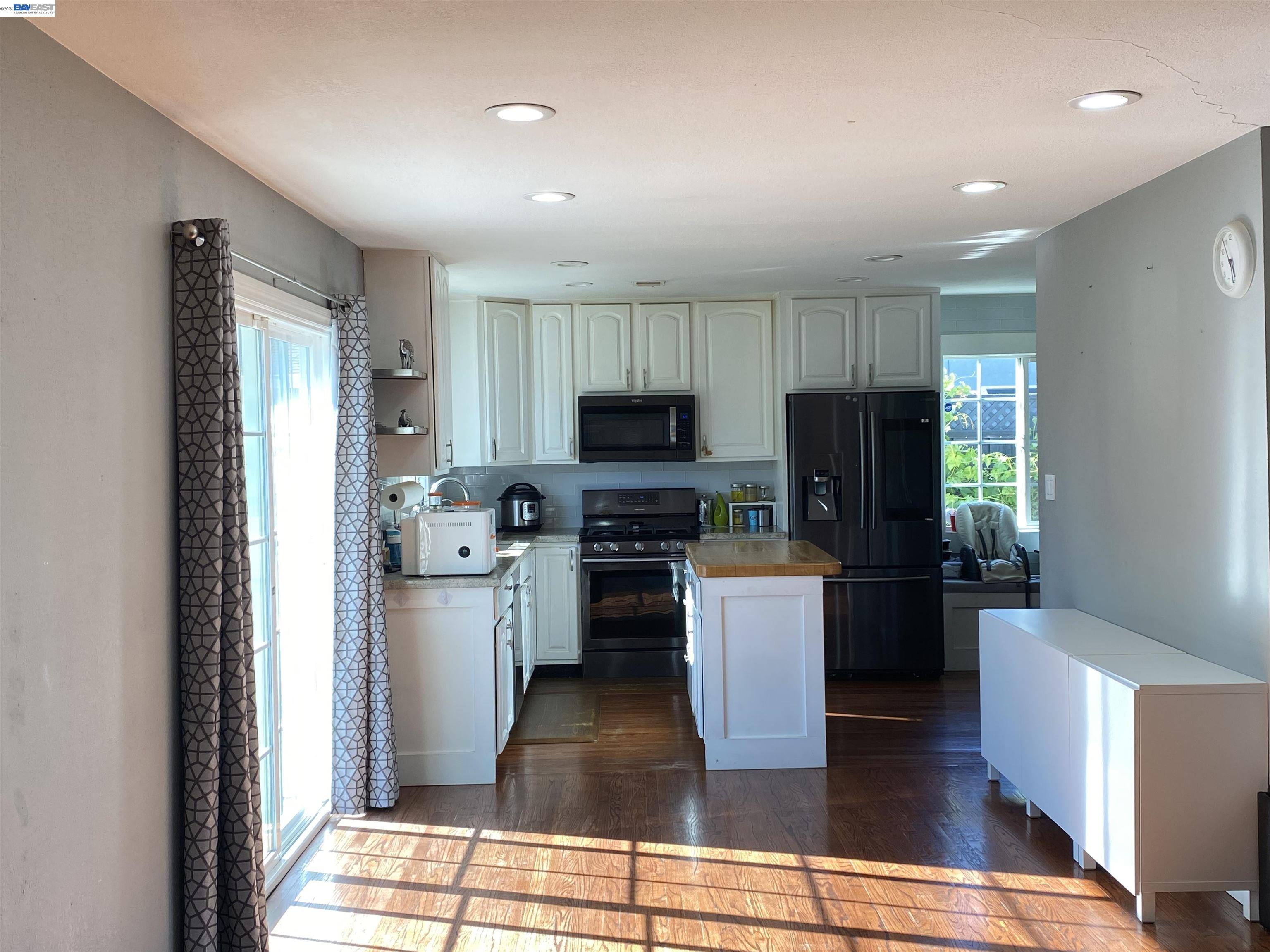 Detail Gallery Image 11 of 34 For 25 Casper St, Milpitas,  CA 95035 - 3 Beds | 2 Baths