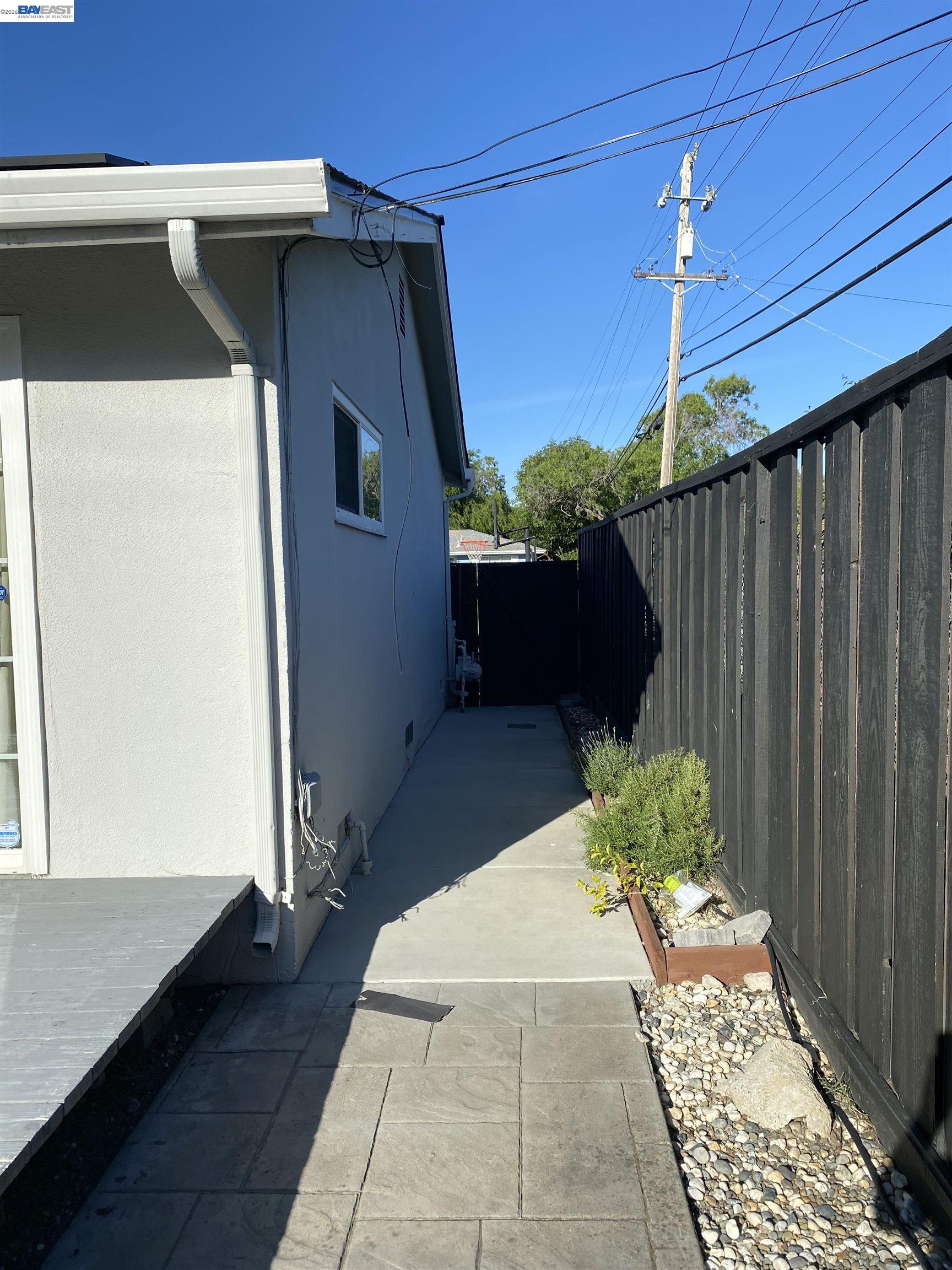 Detail Gallery Image 31 of 34 For 25 Casper St, Milpitas,  CA 95035 - 3 Beds | 2 Baths