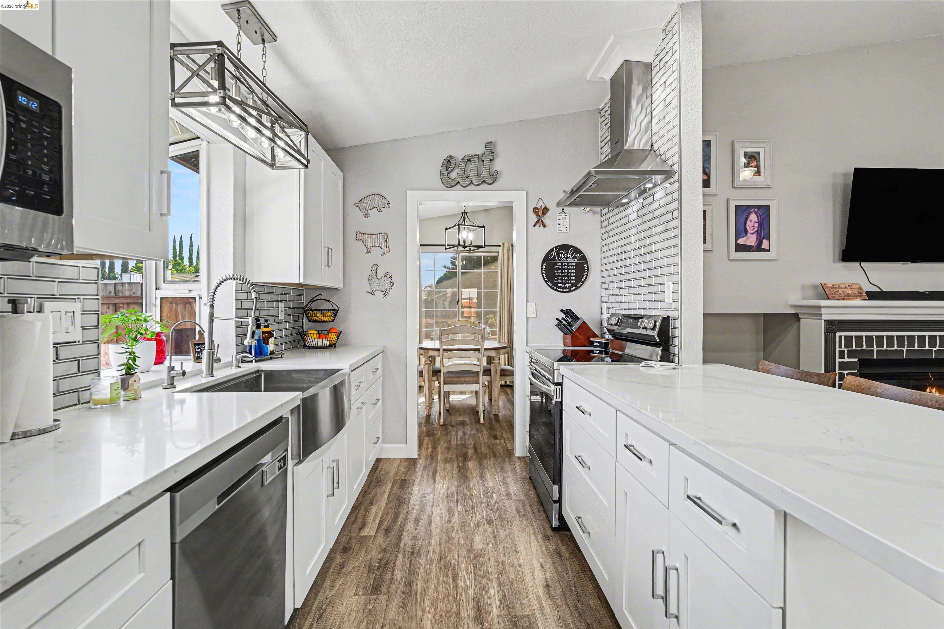 Detail Gallery Image 3 of 41 For 80 Mandeville Ct, Oakley,  CA 94561 - 3 Beds | 2 Baths