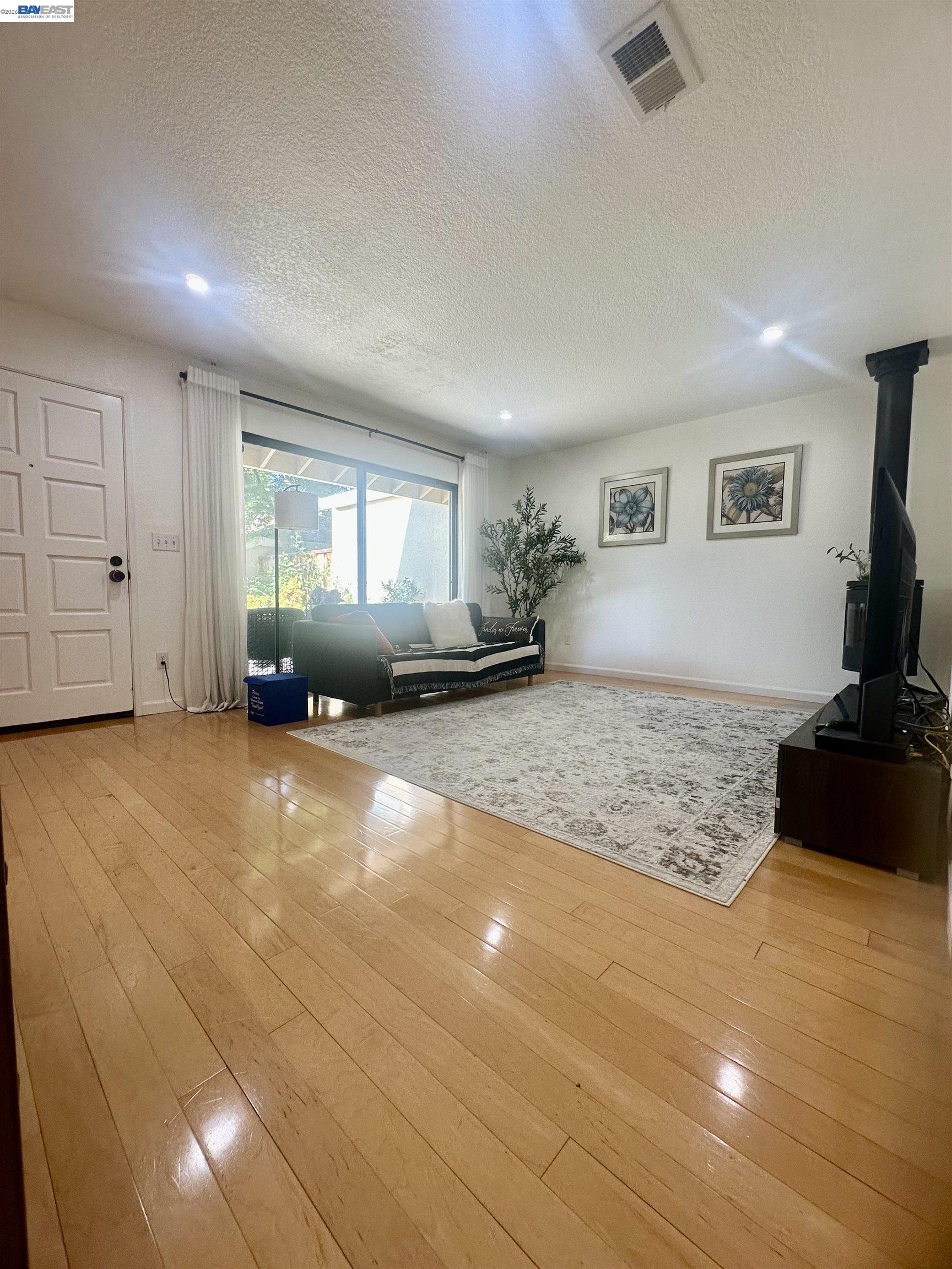 Detail Gallery Image 15 of 31 For 7642 Arbor Creek Circle, Dublin,  CA 94568-2261 - 3 Beds | 3 Baths