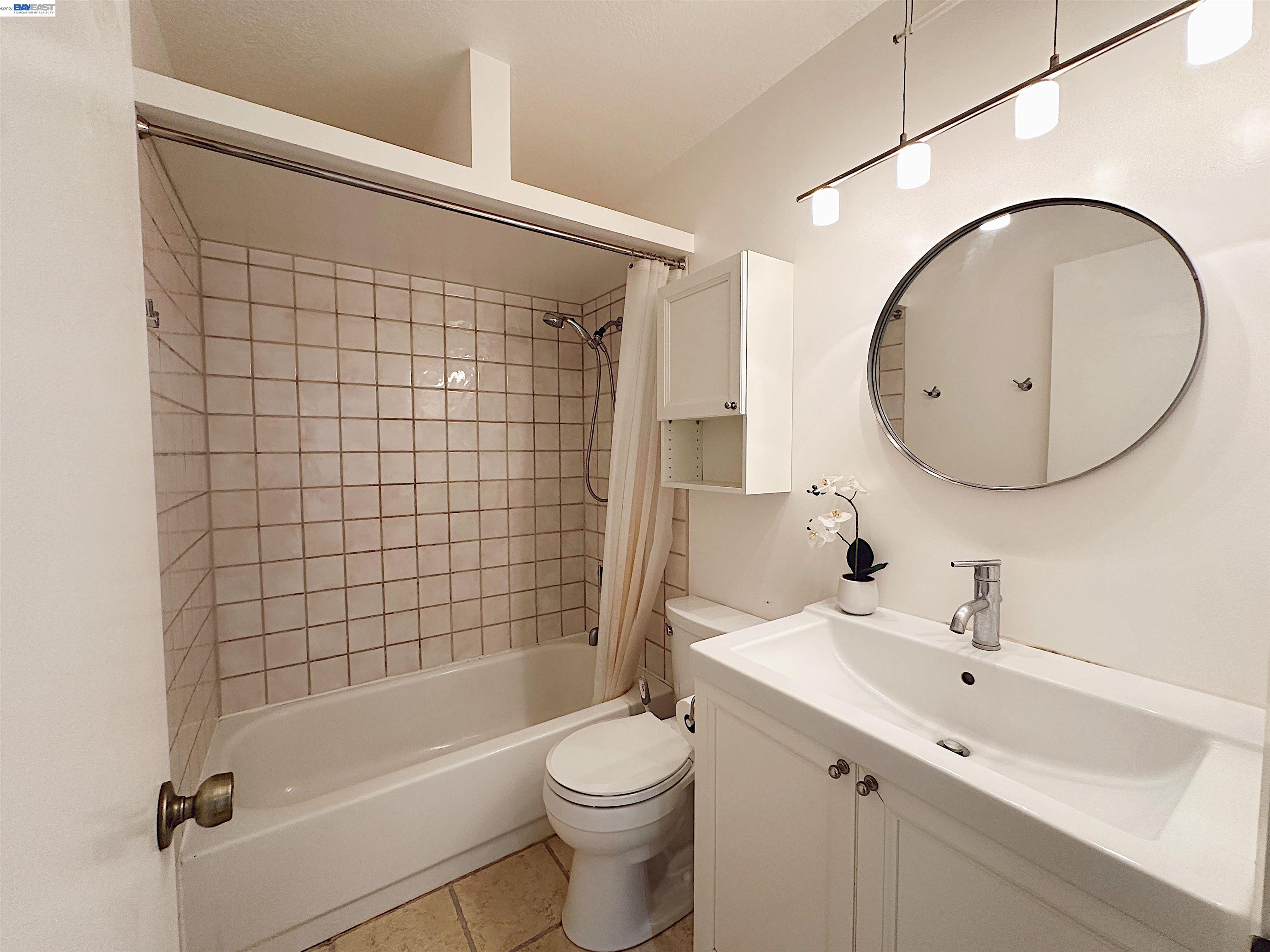 Detail Gallery Image 19 of 31 For 7642 Arbor Creek Circle, Dublin,  CA 94568-2261 - 3 Beds | 3 Baths