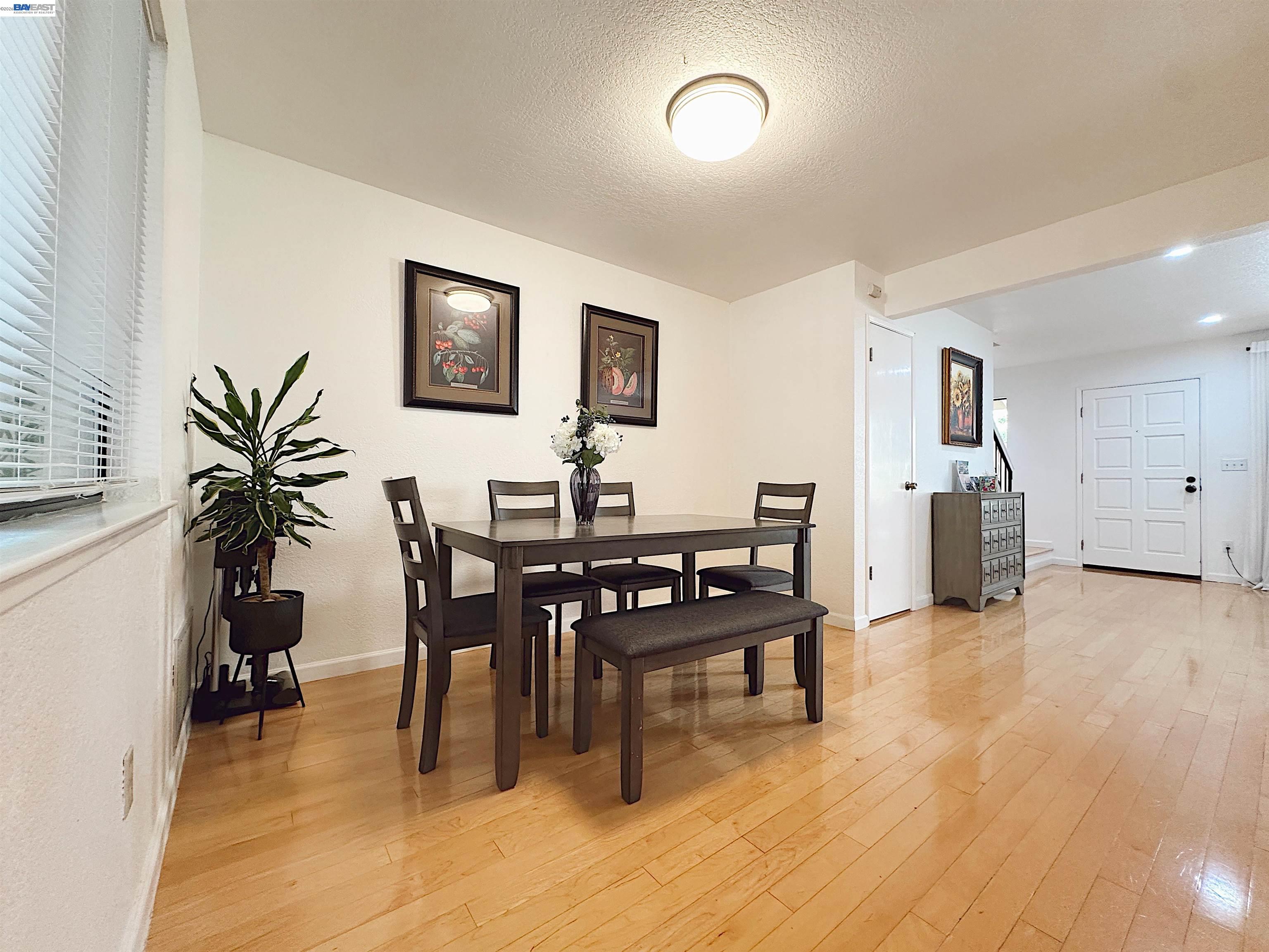 Detail Gallery Image 7 of 31 For 7642 Arbor Creek Circle, Dublin,  CA 94568-2261 - 3 Beds | 3 Baths