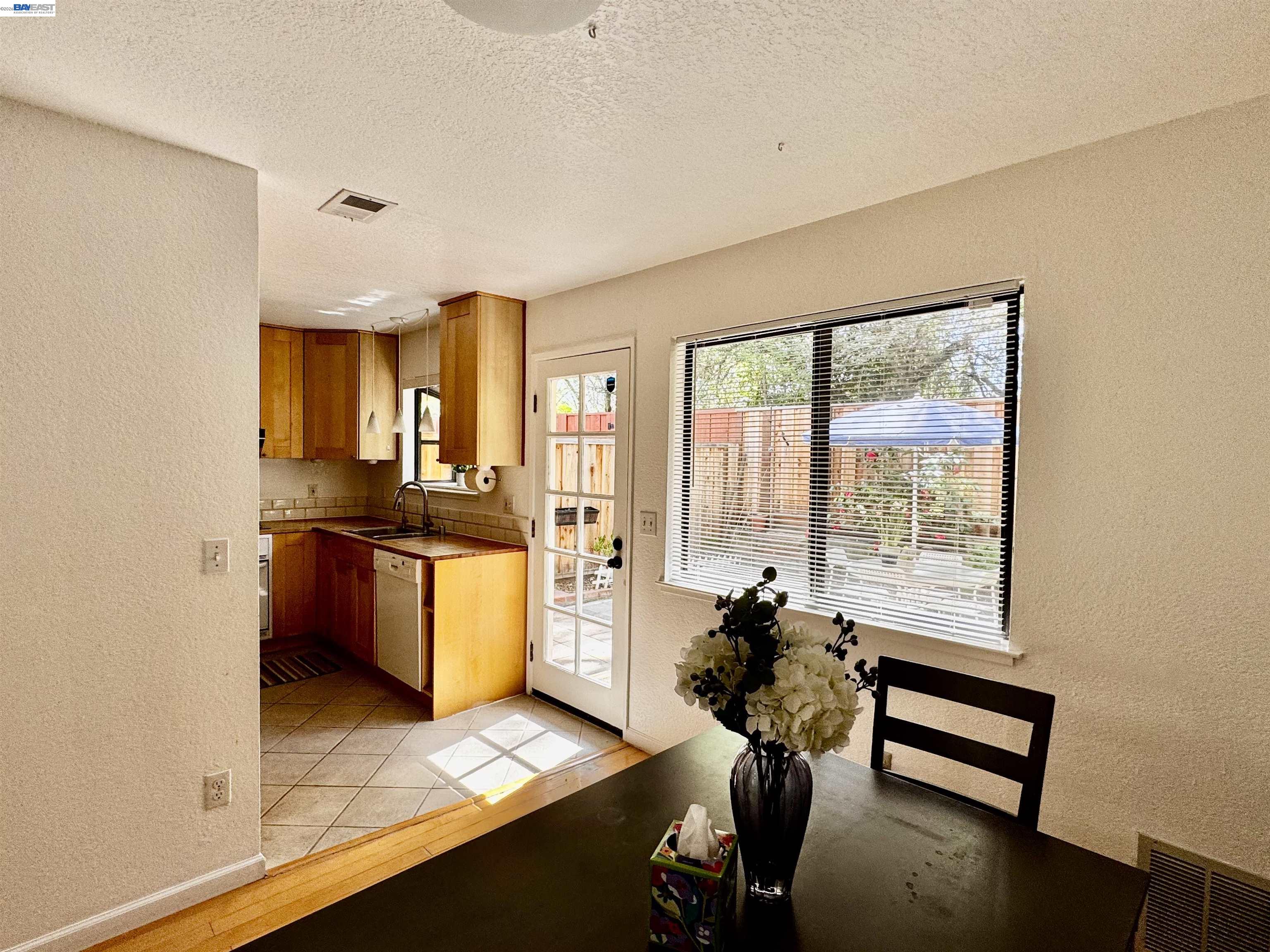 Photo #8: 41128085 Listing: Photo #8