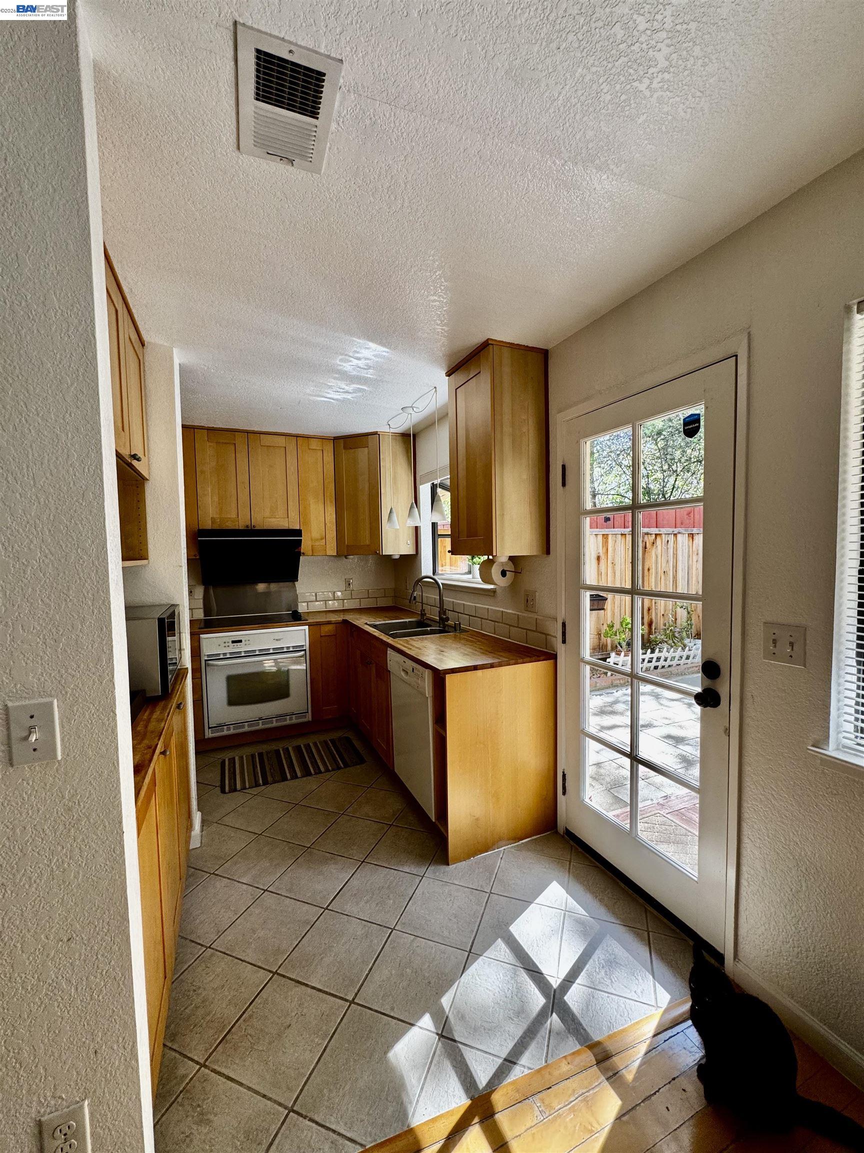 Photo #9: 41128085 Listing: Photo #9