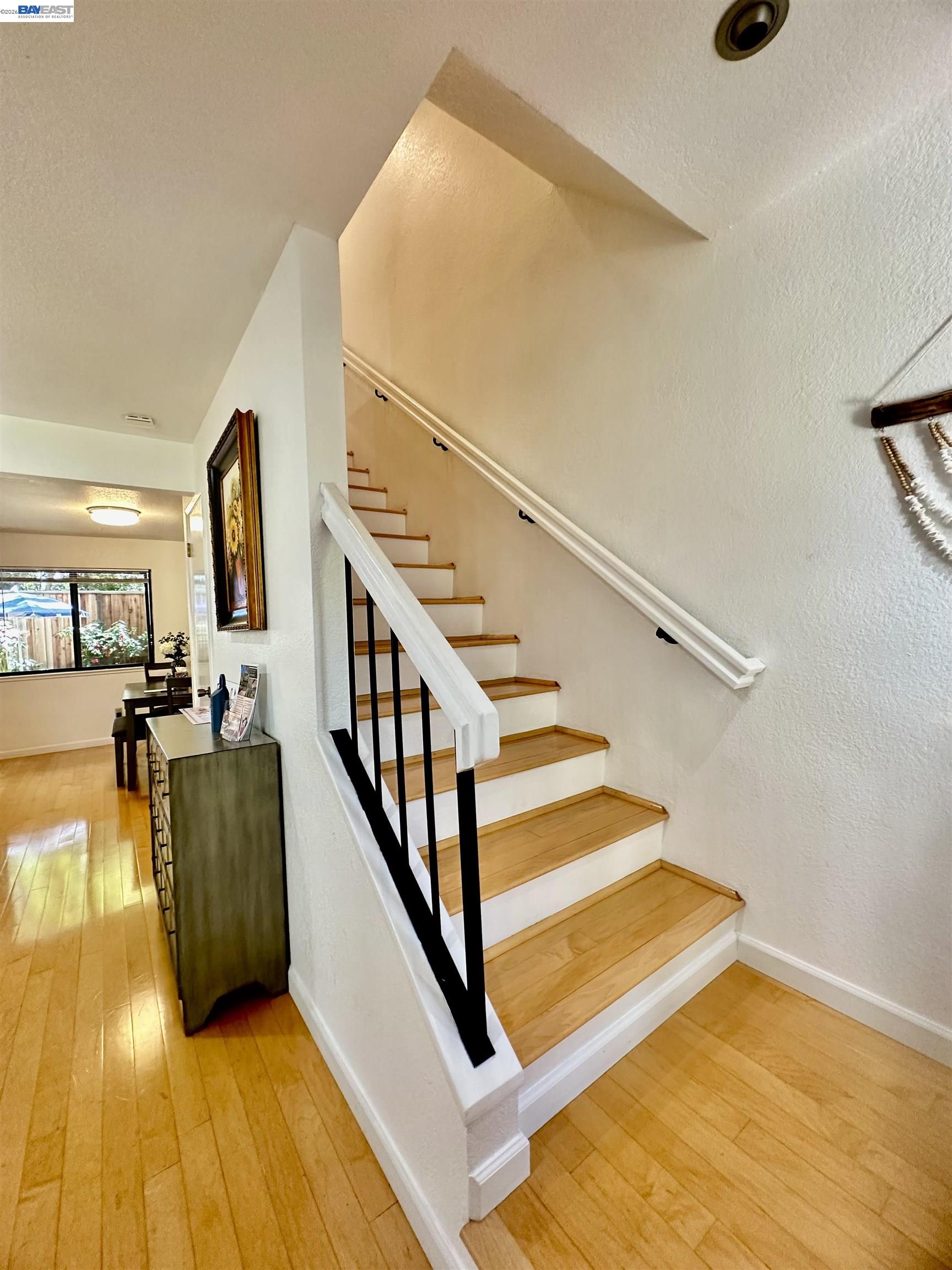 Detail Gallery Image 10 of 31 For 7642 Arbor Creek Circle, Dublin,  CA 94568-2261 - 3 Beds | 3 Baths