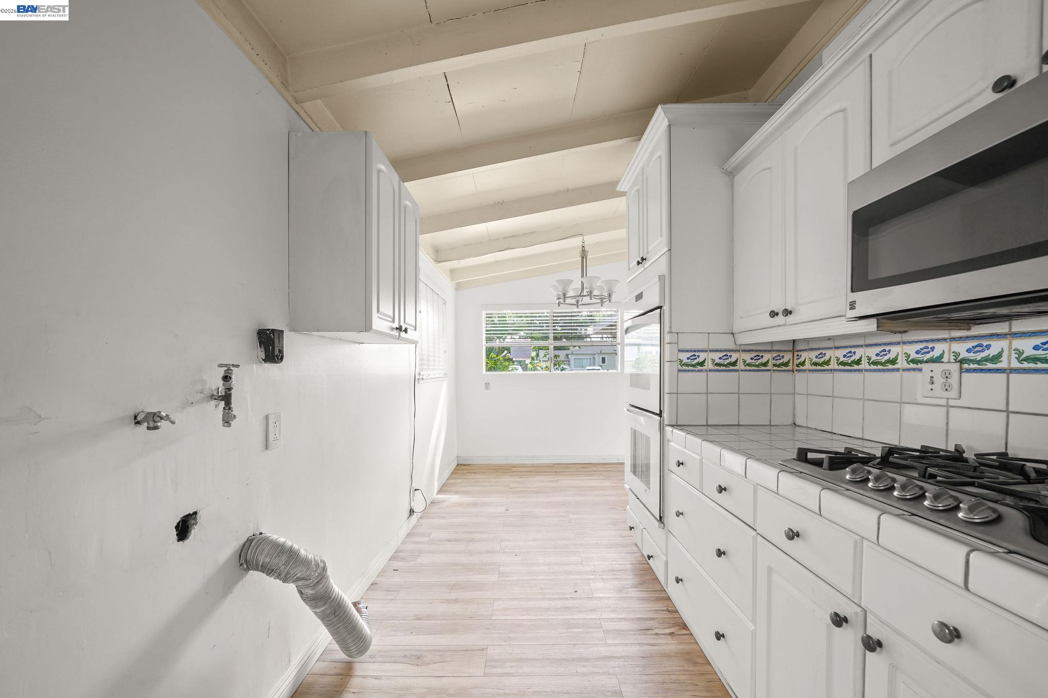 Detail Gallery Image 11 of 30 For 2315 Ralmar Ave, East Palo Alto,  CA 94303 - 3 Beds | 1/1 Baths