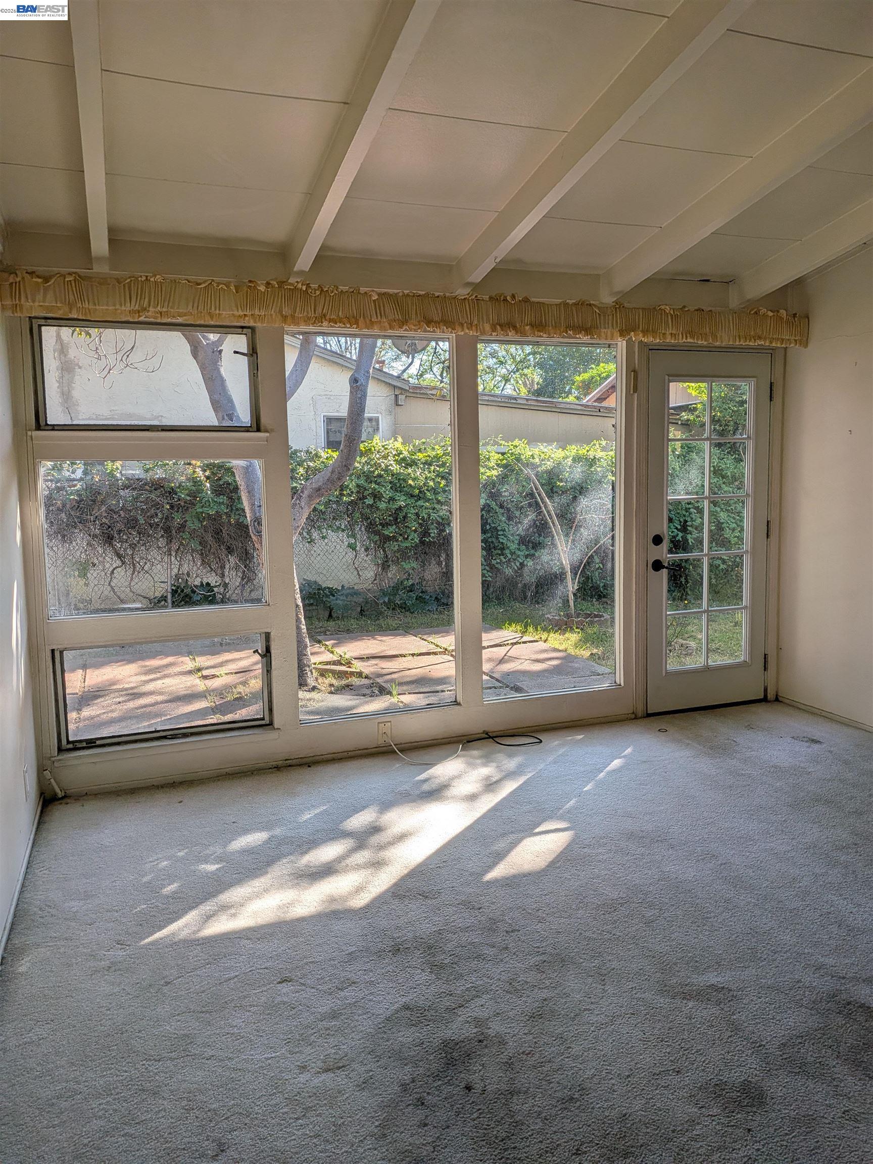 Detail Gallery Image 4 of 32 For 2315 Ralmar Ave, East Palo Alto,  CA 94303 - 3 Beds | 1/1 Baths