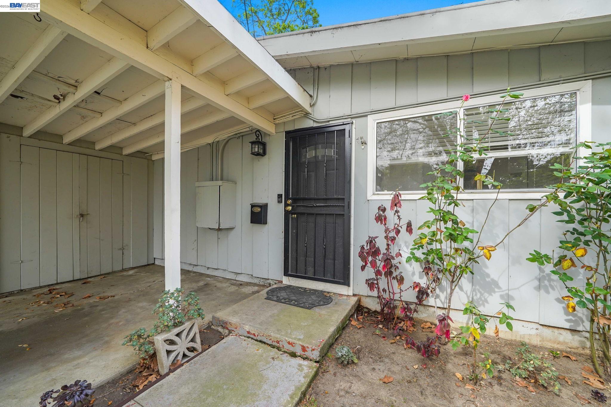 Detail Gallery Image 6 of 30 For 2315 Ralmar Ave, East Palo Alto,  CA 94303 - 3 Beds | 1/1 Baths