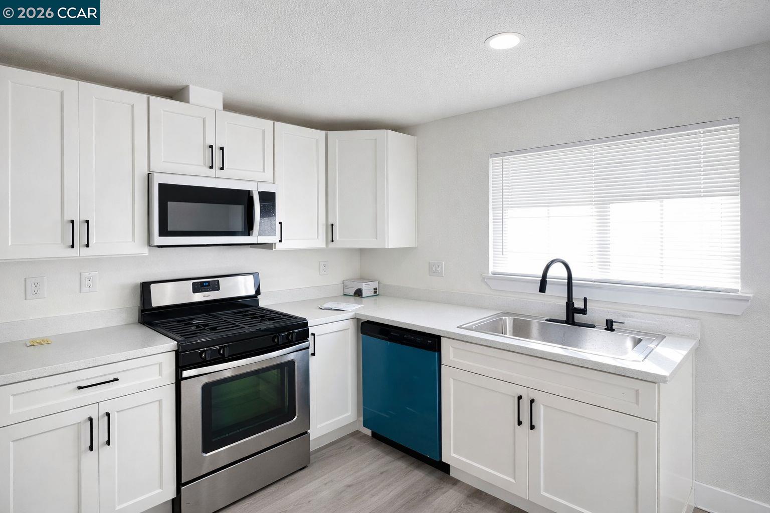 Detail Gallery Image 2 of 18 For 1512 15th St, San Pablo,  CA 94806 - 3 Beds | 2 Baths