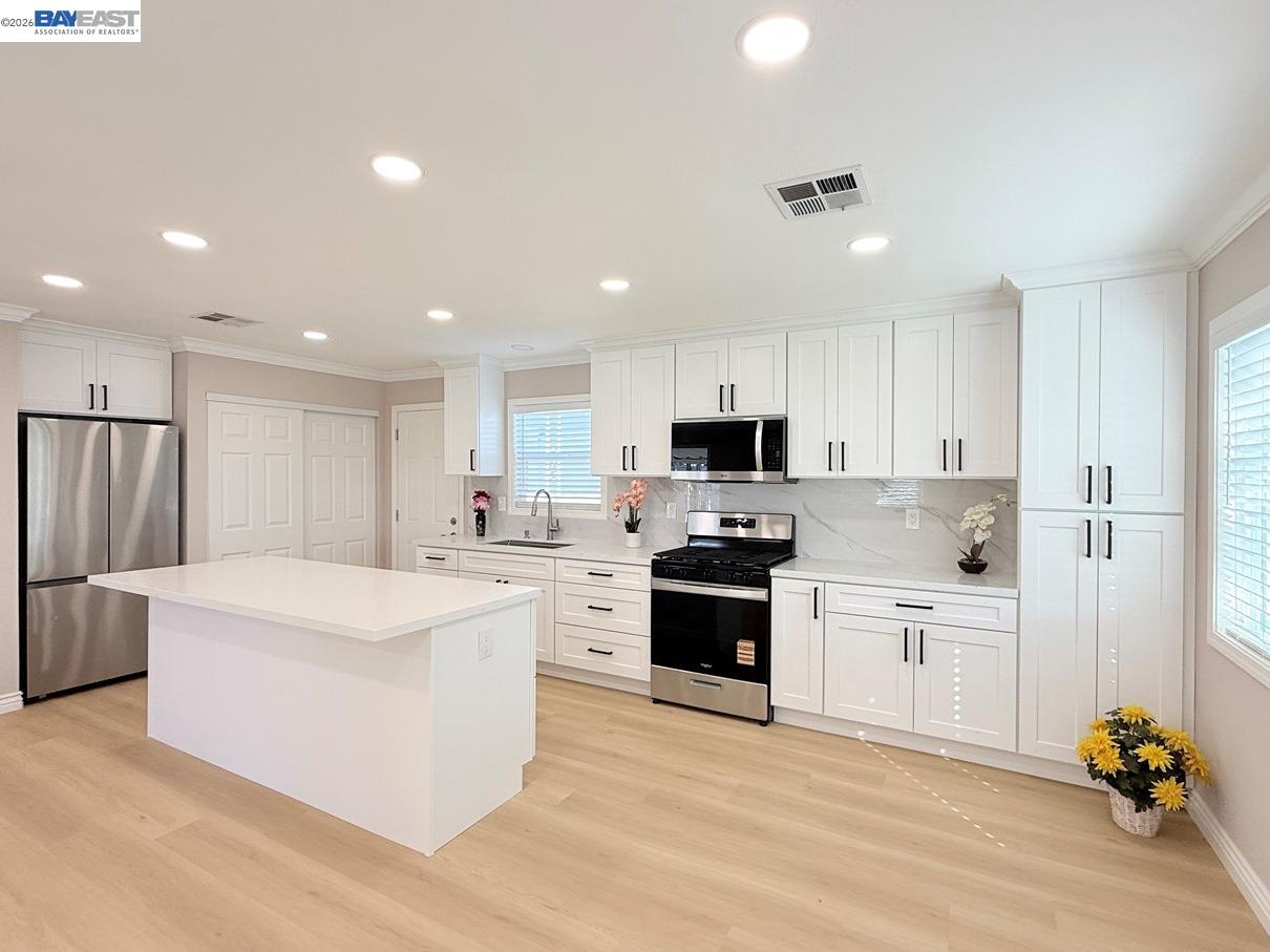 Detail Gallery Image 2 of 60 For 312 Winnipeg Green, Fremont,  CA 94538 - 3 Beds | 2 Baths