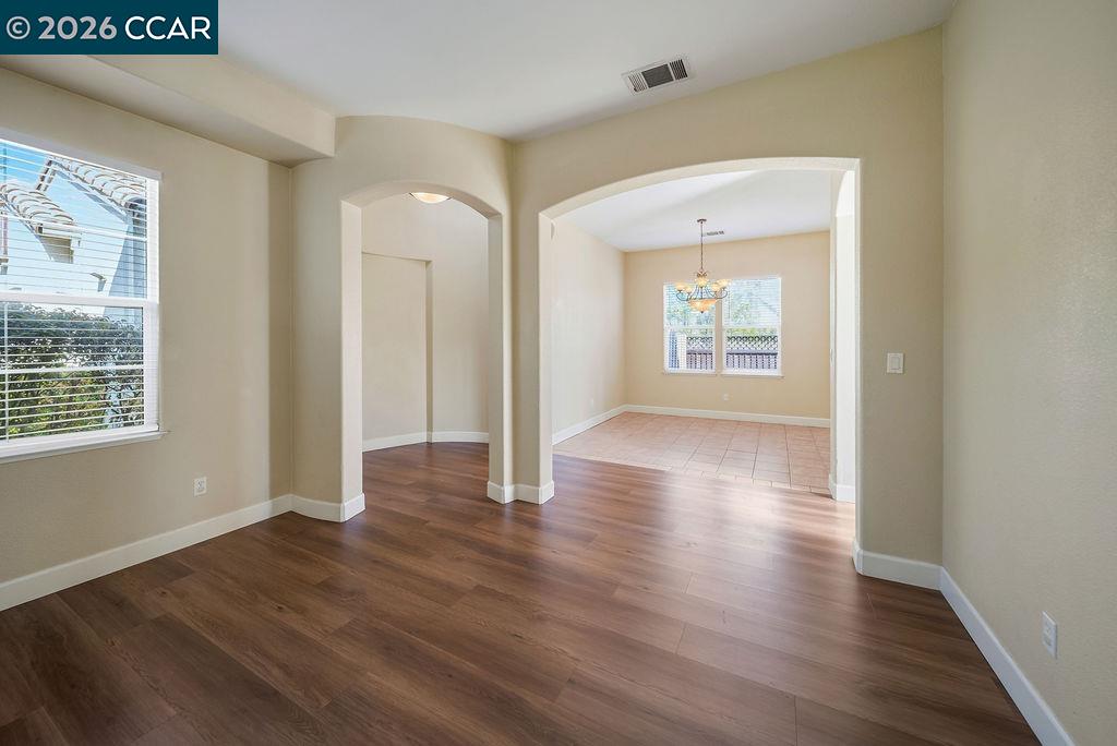 Detail Gallery Image 12 of 41 For 4855 Greencastle Way, Antioch,  CA 94531 - 5 Beds | 3 Baths