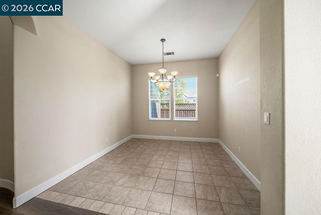 Detail Gallery Image 9 of 41 For 4855 Greencastle Way, Antioch,  CA 94531 - 5 Beds | 3 Baths