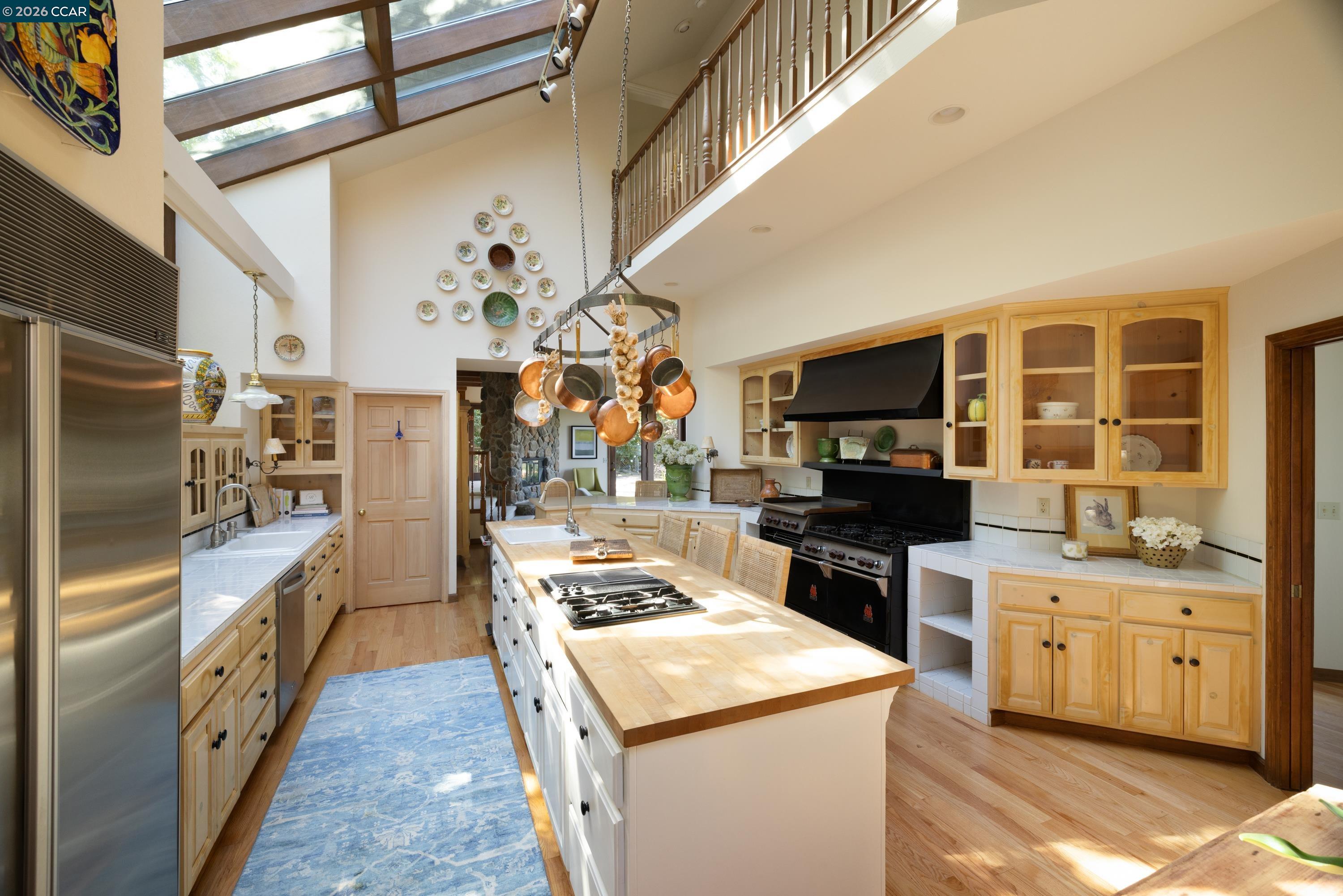 Detail Gallery Image 11 of 36 For 85 La Cuesta Rd., Orinda,  CA 94563 - 4 Beds | 3/1 Baths