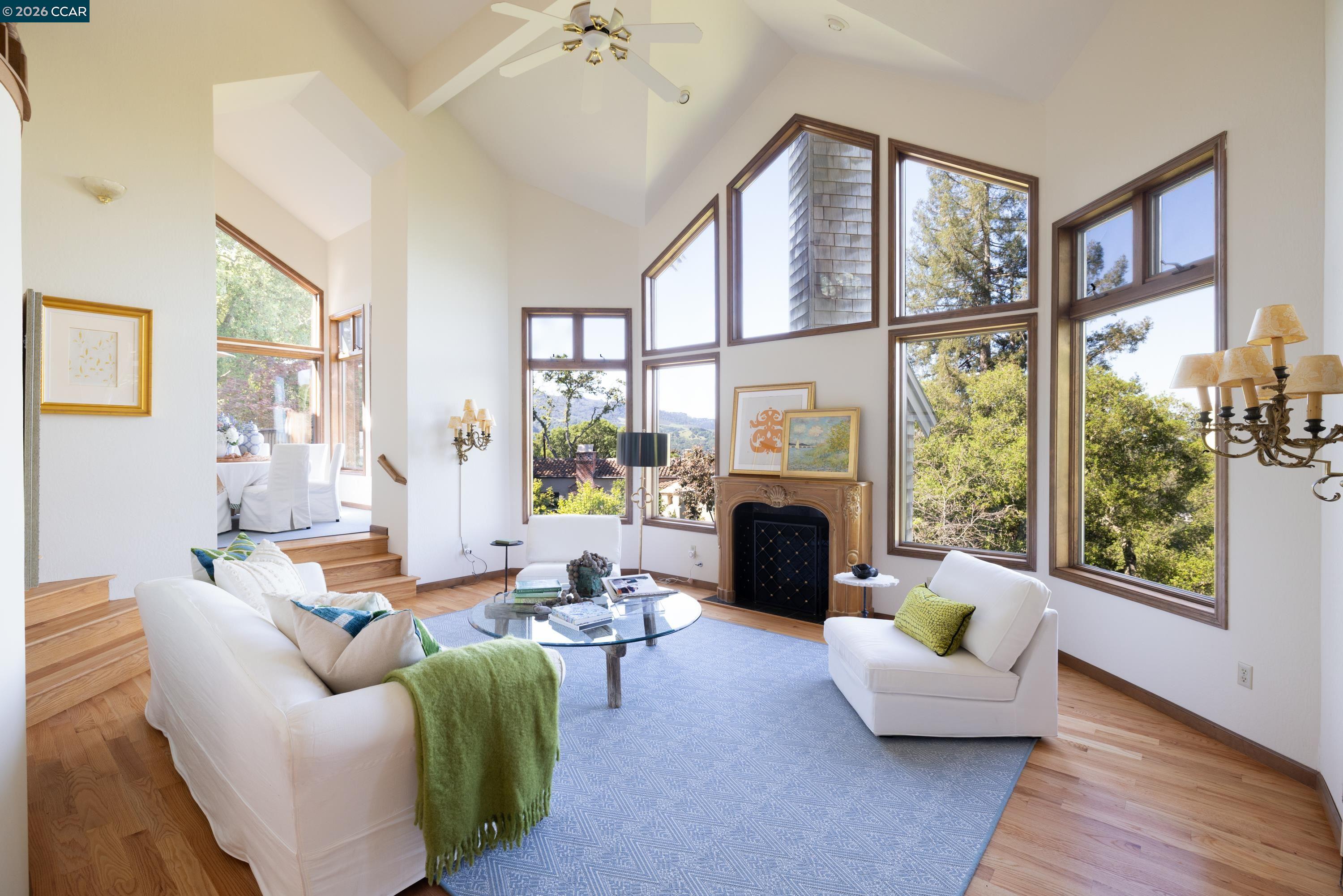 Detail Gallery Image 3 of 36 For 85 La Cuesta Rd., Orinda,  CA 94563 - 4 Beds | 3/1 Baths