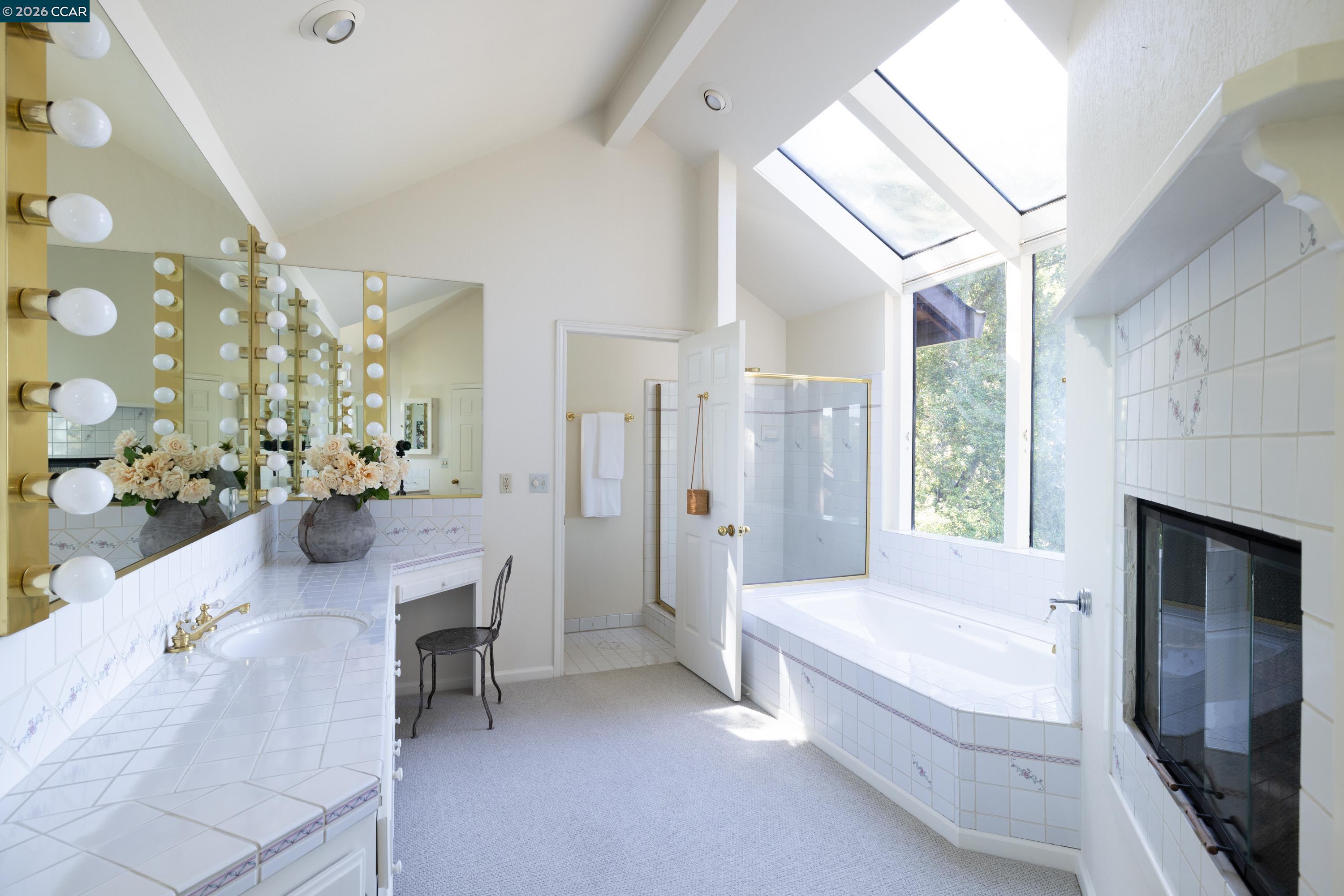 Detail Gallery Image 21 of 36 For 85 La Cuesta Rd., Orinda,  CA 94563 - 4 Beds | 3/1 Baths