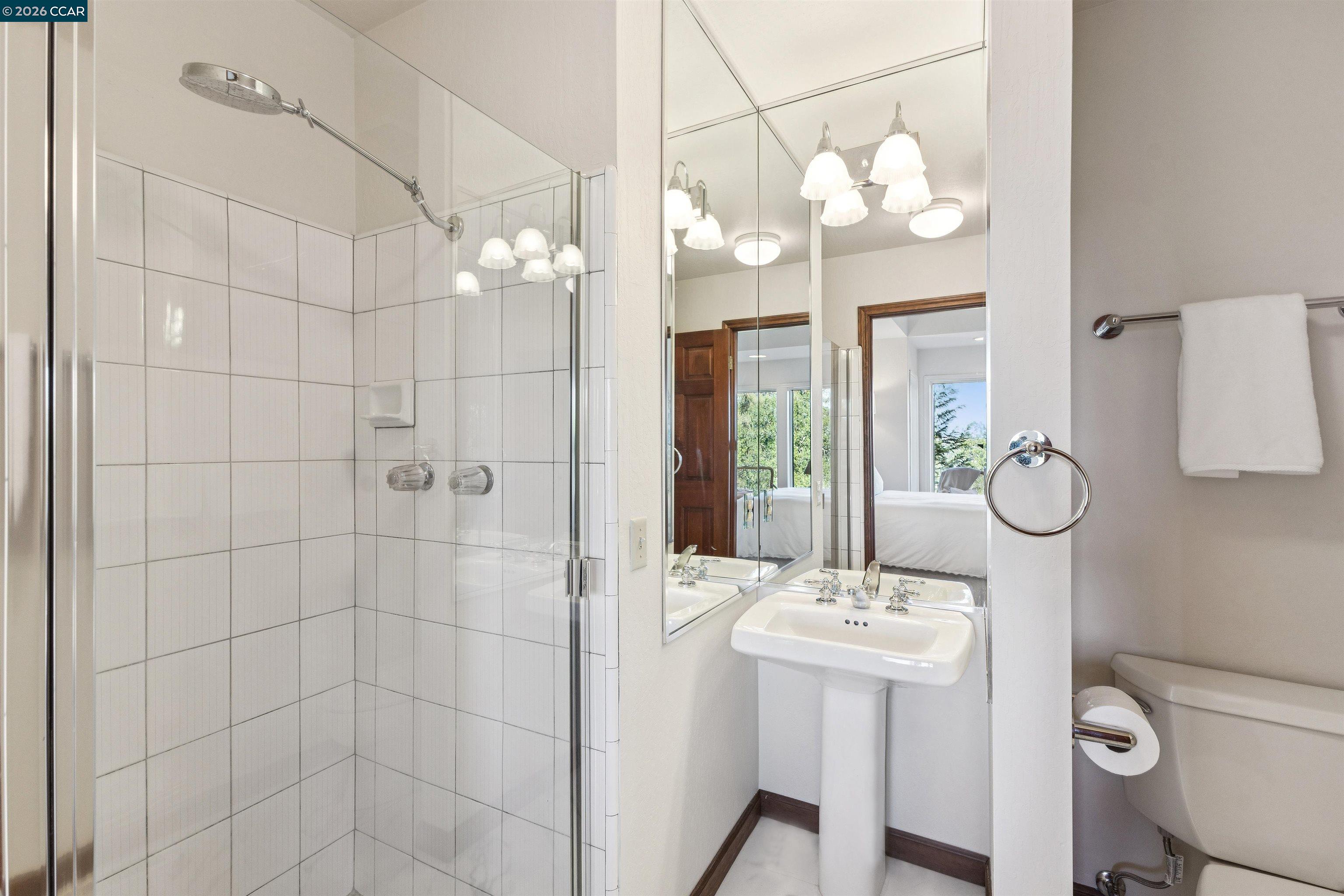 Detail Gallery Image 27 of 36 For 85 La Cuesta Rd., Orinda,  CA 94563 - 4 Beds | 3/1 Baths