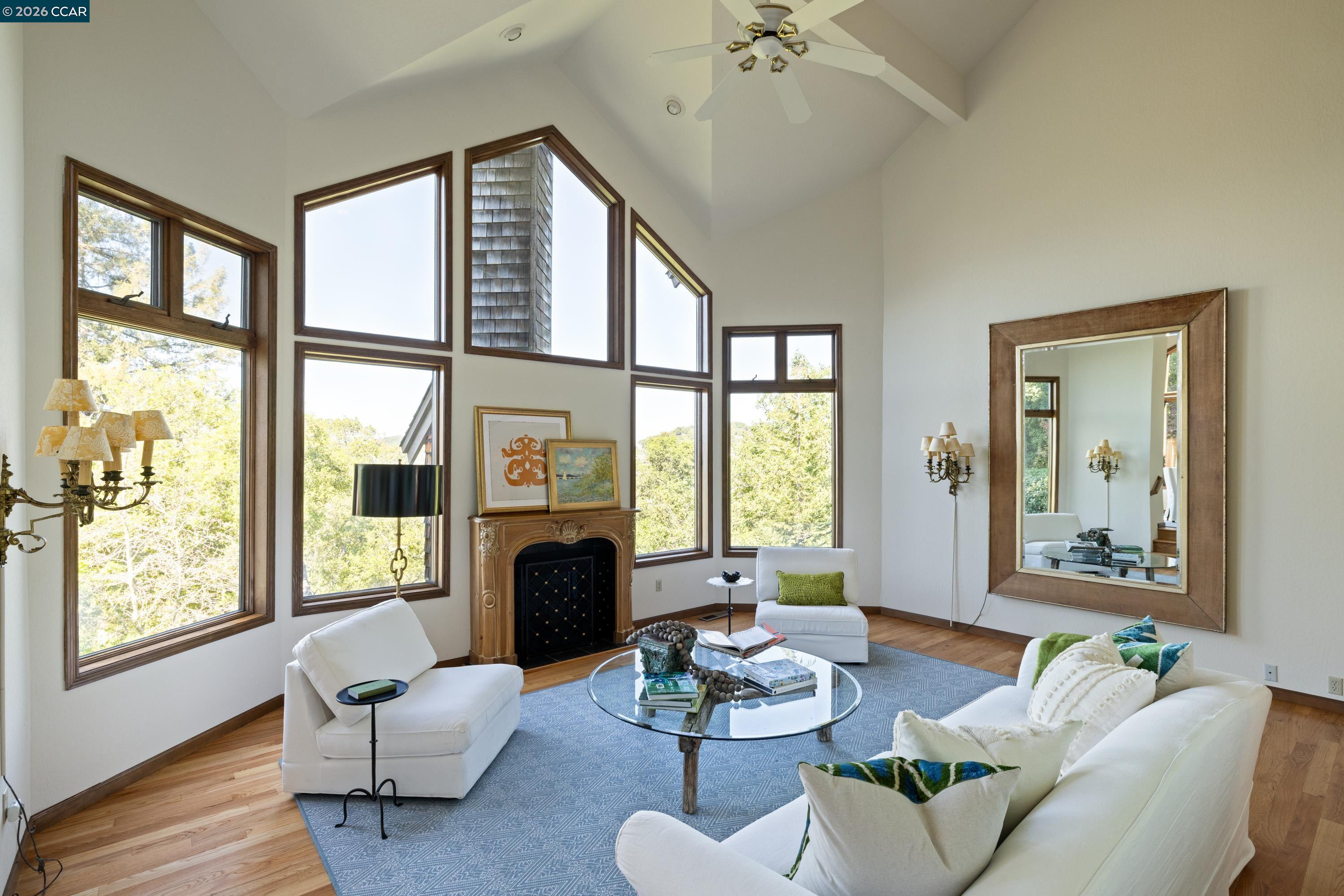 Detail Gallery Image 6 of 36 For 85 La Cuesta Rd., Orinda,  CA 94563 - 4 Beds | 3/1 Baths