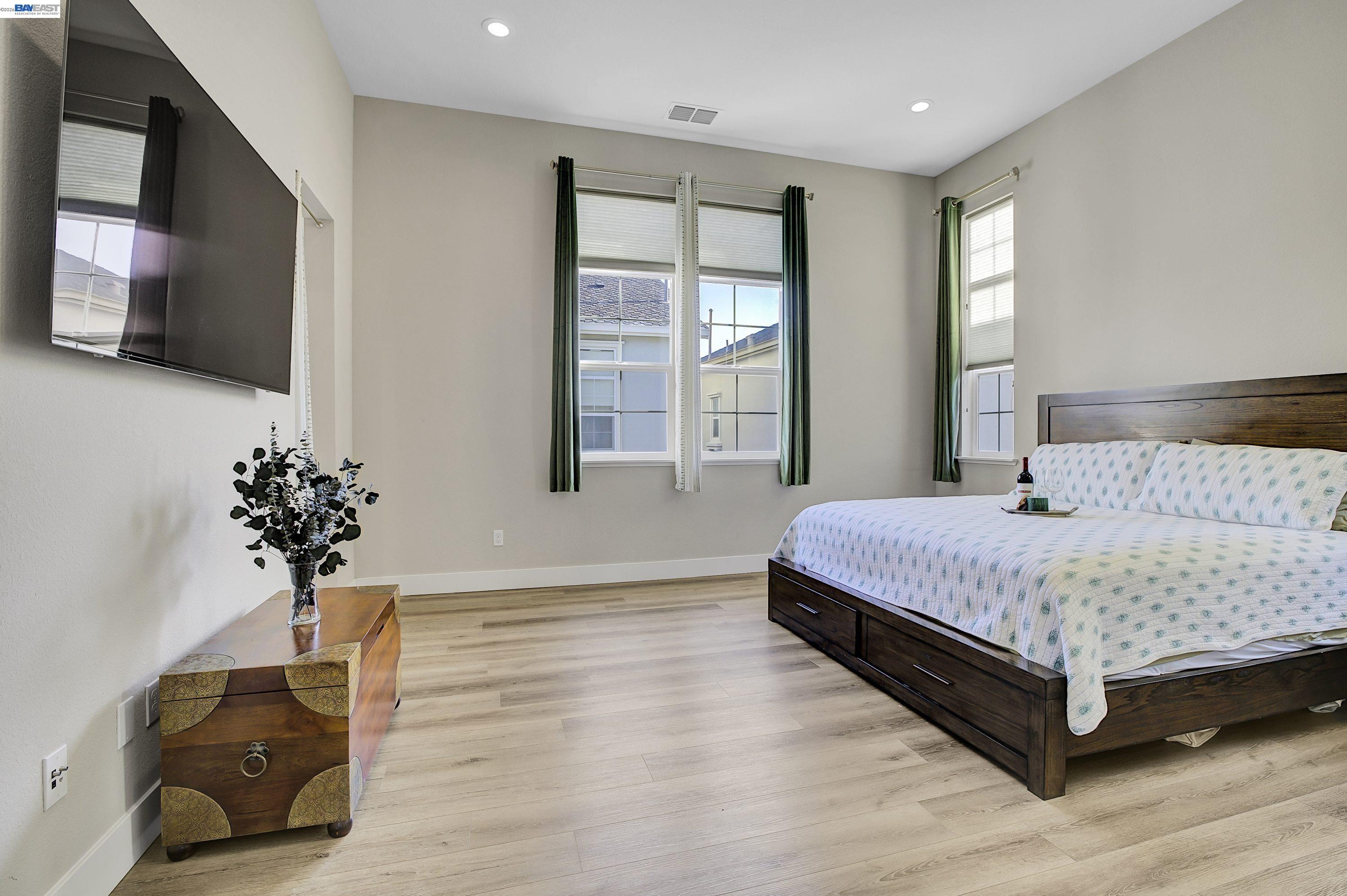 Detail Gallery Image 8 of 39 For 37515 Sea Bank St, Newark,  CA 94560 - 4 Beds | 3 Baths