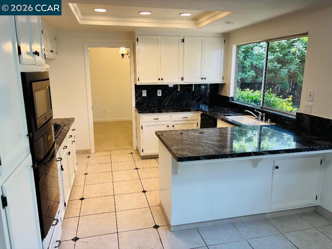 Detail Gallery Image 3 of 24 For 2814 Harris Dr, Antioch,  CA 94509 - 3 Beds | 2/1 Baths