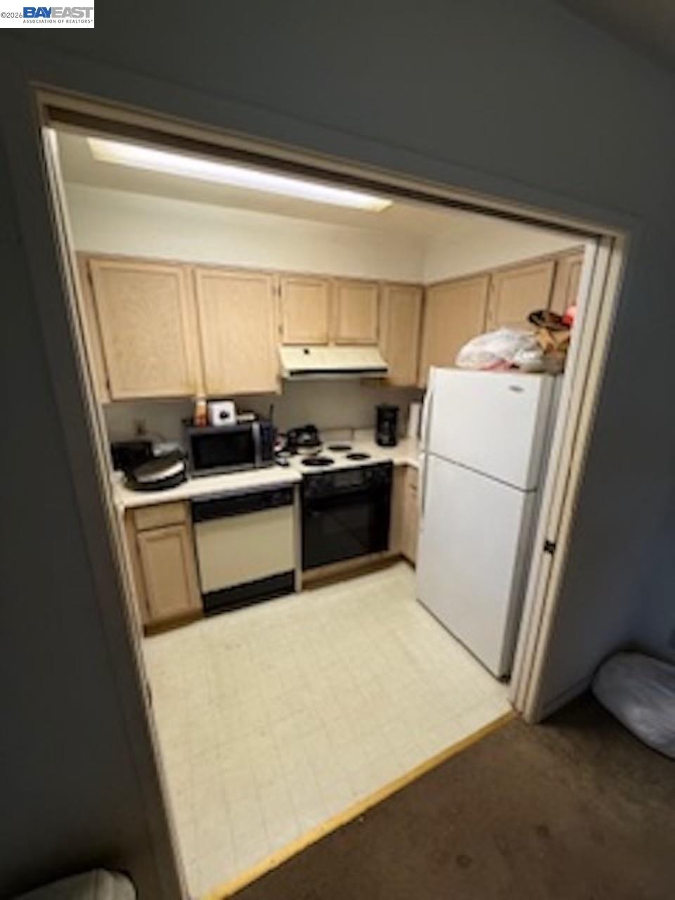 Detail Gallery Image 11 of 20 For 11 Rebecca Ln, San Francisco,  CA 94124 - 2 Beds | 2 Baths