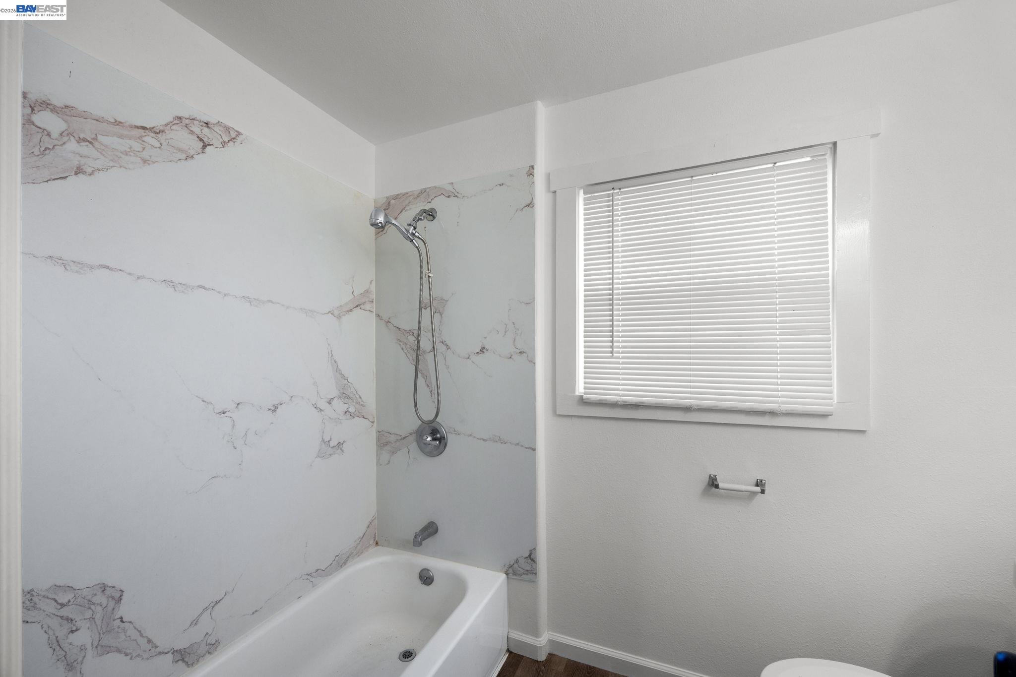 Detail Gallery Image 10 of 39 For 2218 82nd Ave, Oakland,  CA 94605 - – Beds | – Baths