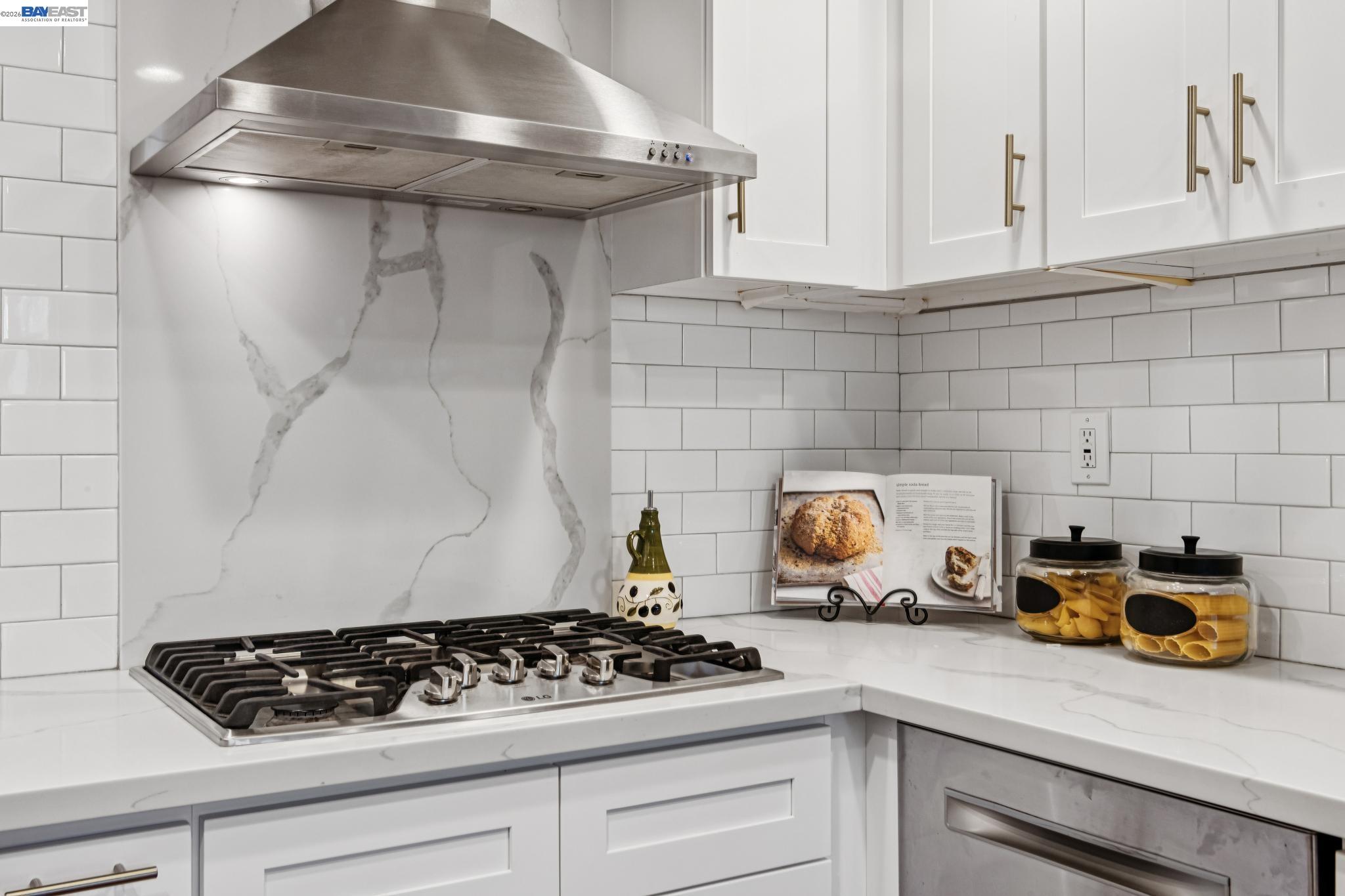 Photo #12: 41128113 Listing: Photo #12