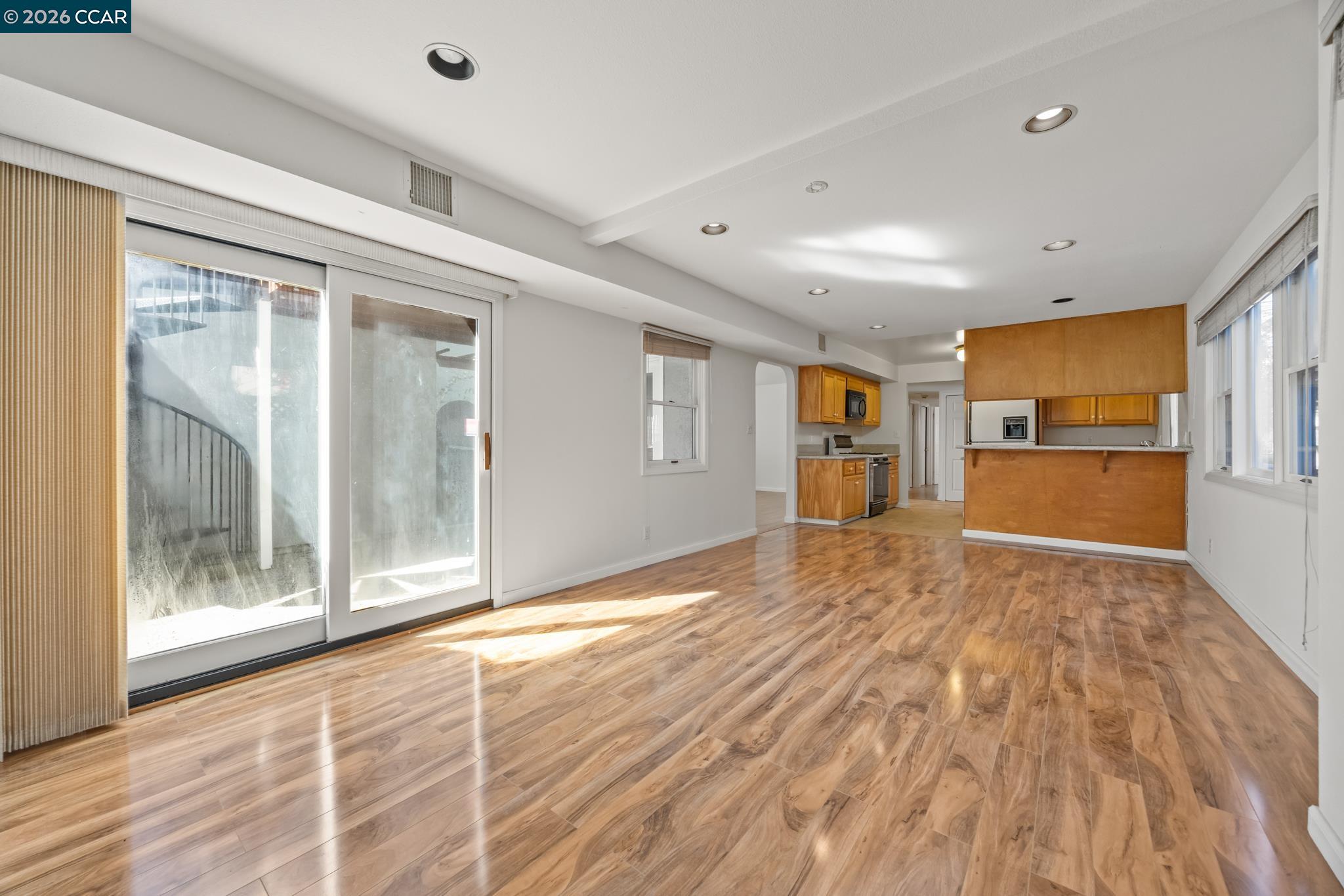 Detail Gallery Image 33 of 47 For 5910 Chabot Rd, Oakland,  CA 94618 - – Beds | – Baths