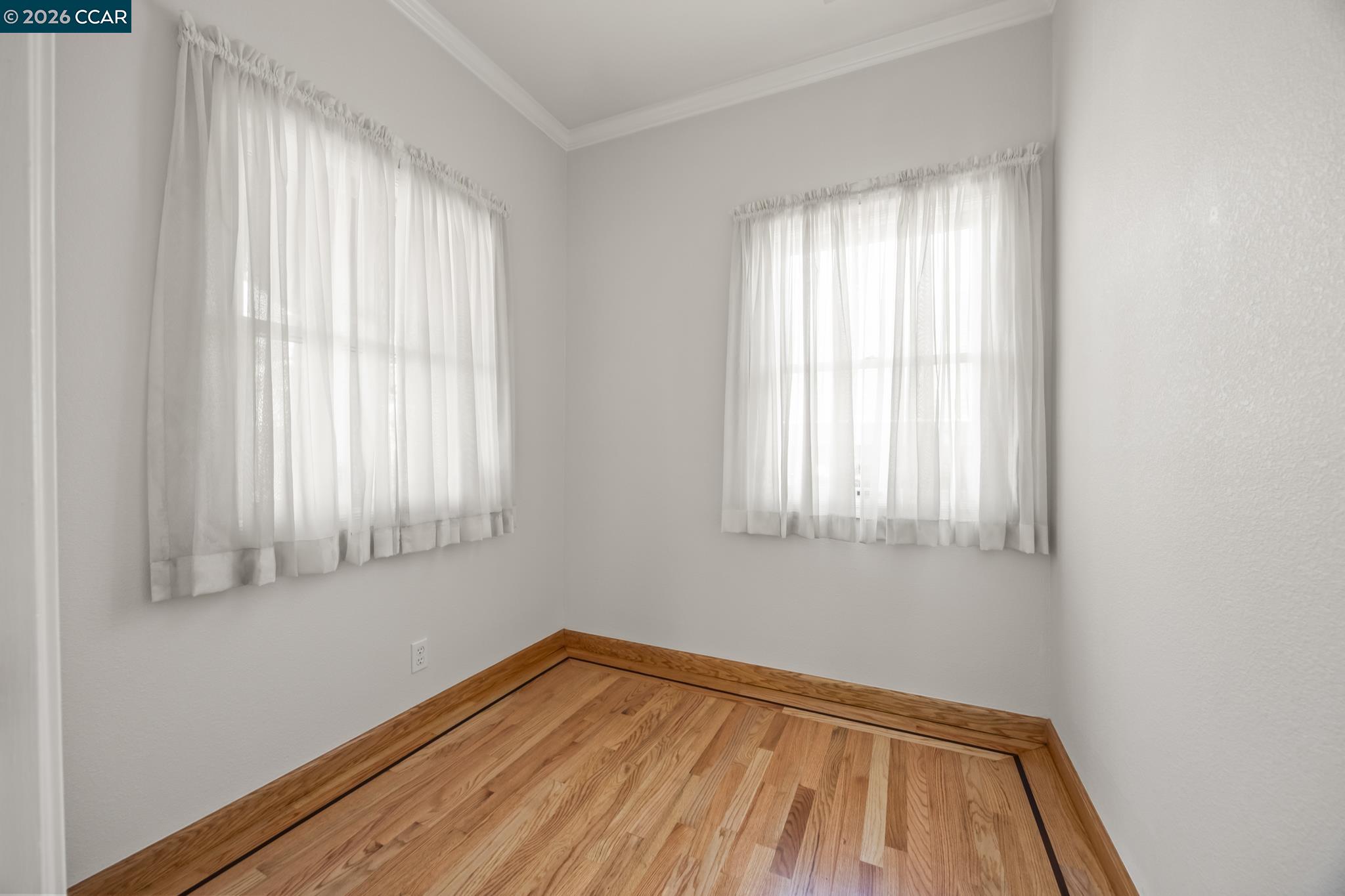 Detail Gallery Image 8 of 47 For 5910 Chabot Rd, Oakland,  CA 94618 - – Beds | – Baths