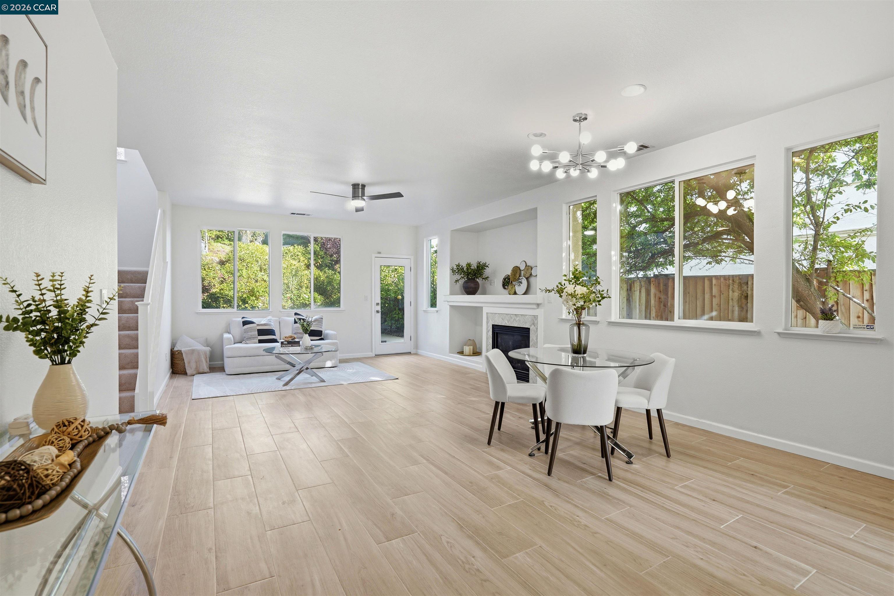 Detail Gallery Image 2 of 18 For 106 Lookout Ct, Hercules,  CA 94547 - 4 Beds | 3 Baths