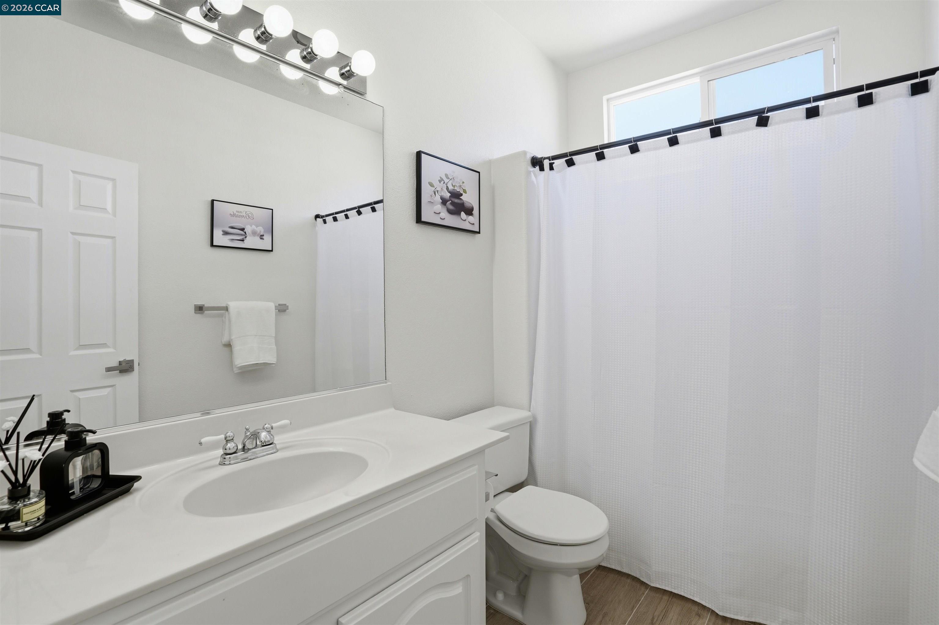 Detail Gallery Image 15 of 18 For 106 Lookout Ct, Hercules,  CA 94547 - 4 Beds | 3 Baths