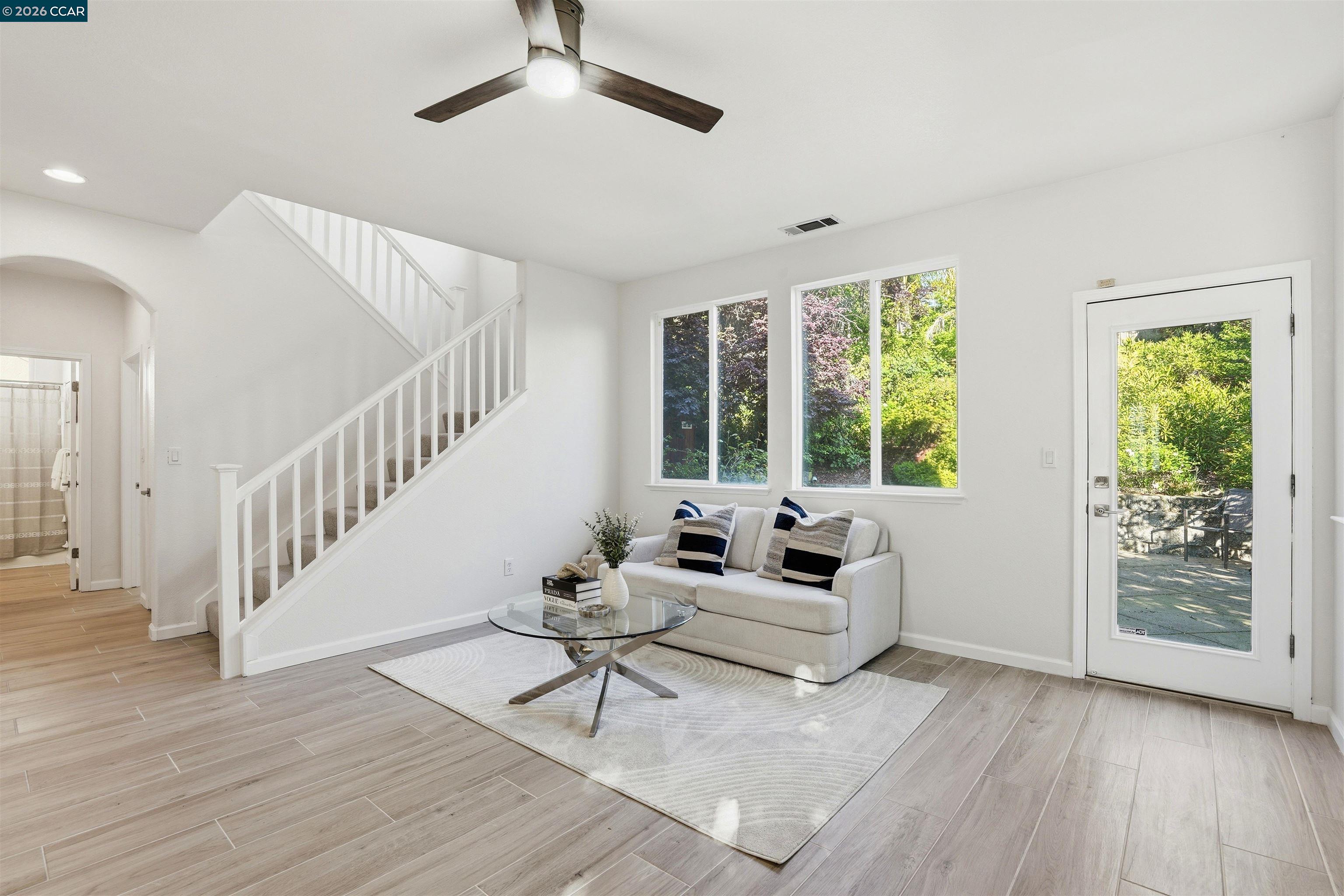 Detail Gallery Image 3 of 18 For 106 Lookout Ct, Hercules,  CA 94547 - 4 Beds | 3 Baths