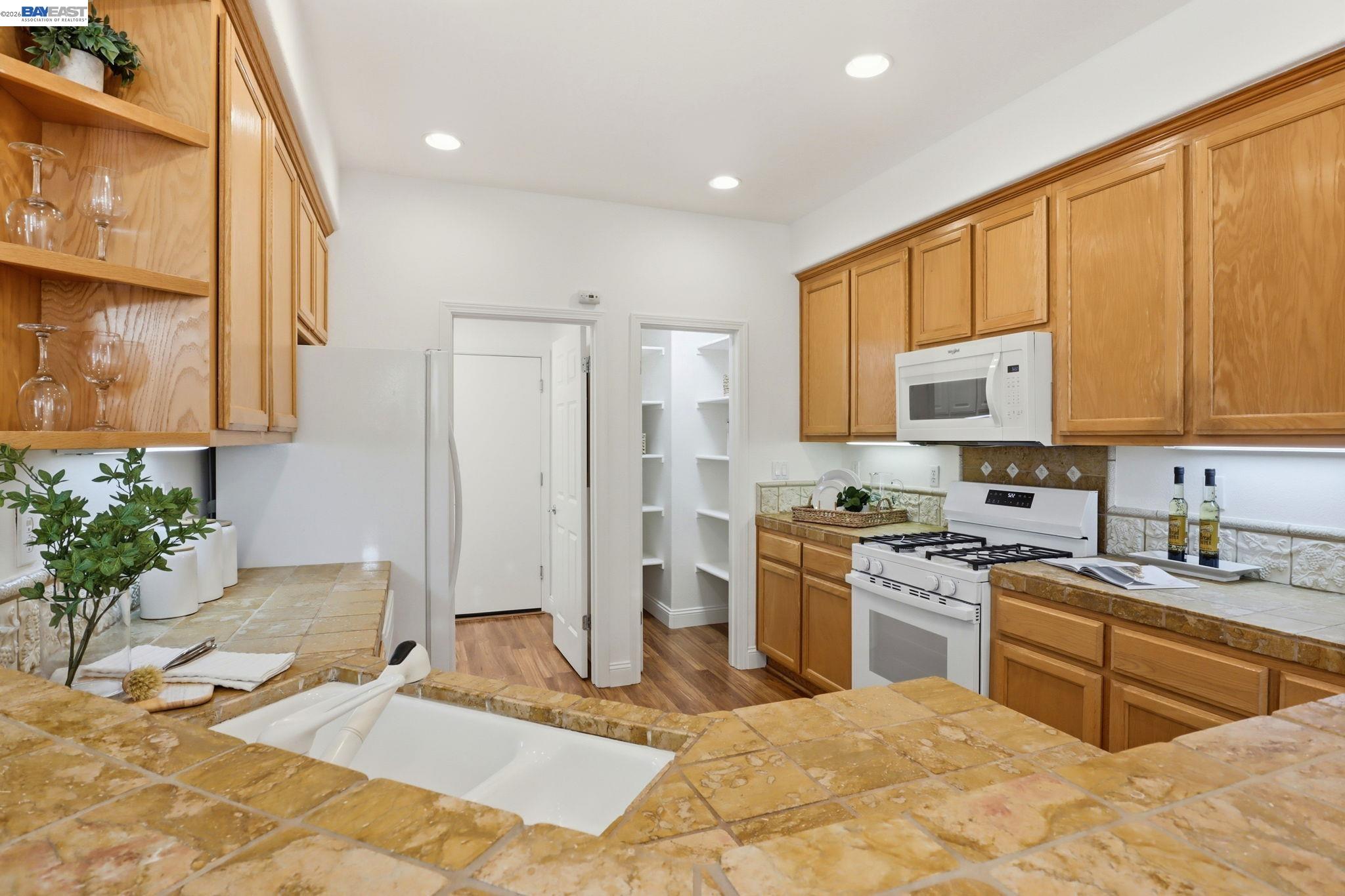 Photo #8: 41128120 Listing: Photo #8