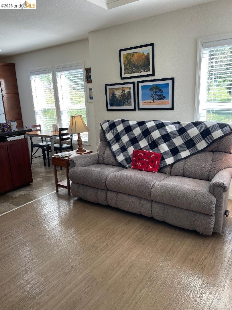 Detail Gallery Image 9 of 42 For 18571 Maple Ave, Tuolumne,  CA 95379 - 2 Beds | 2 Baths