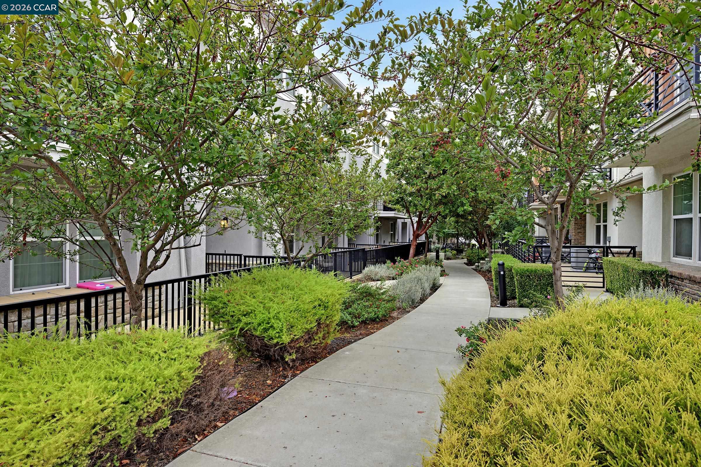 Photo #2: 41128124 Listing: Photo #2